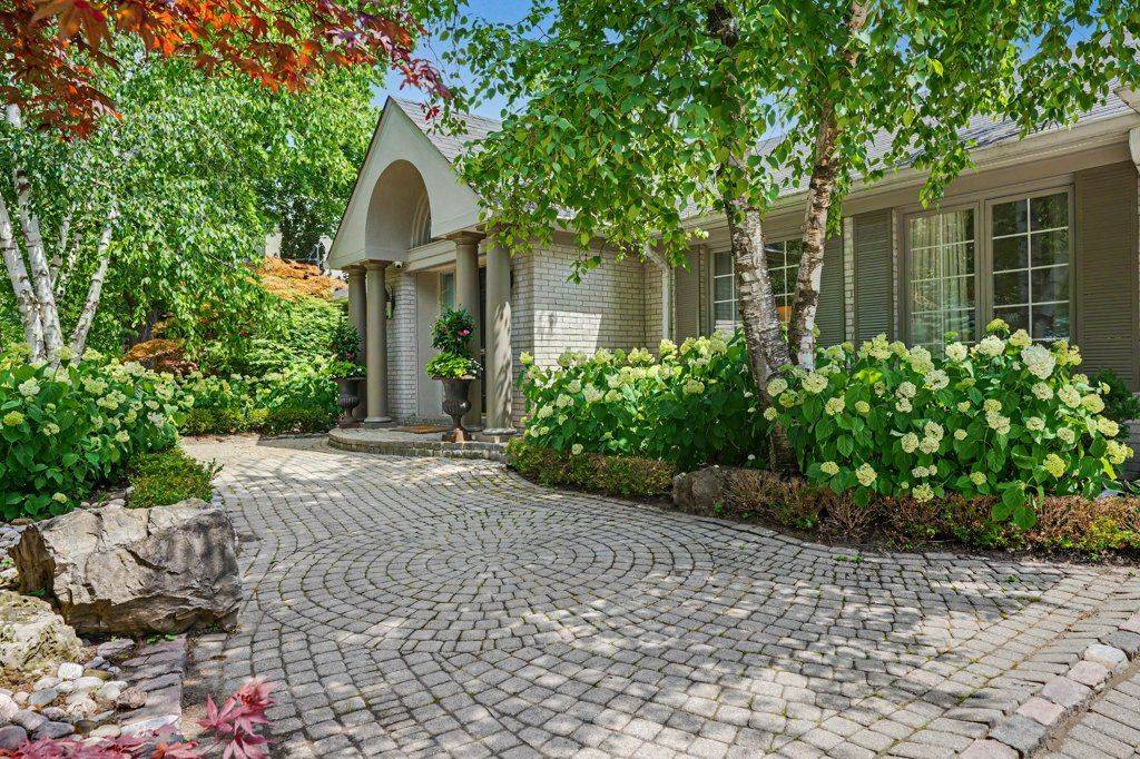 57 Wimpole DR, Toronto C12, ON M2L 2L2