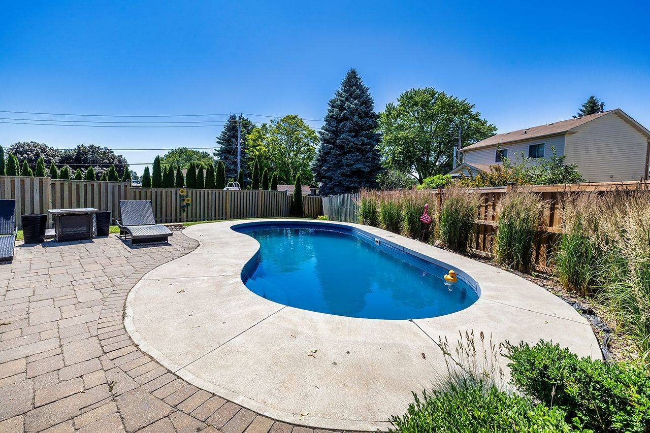 329 Challenger CT, Clarington, ON L1B 1K4