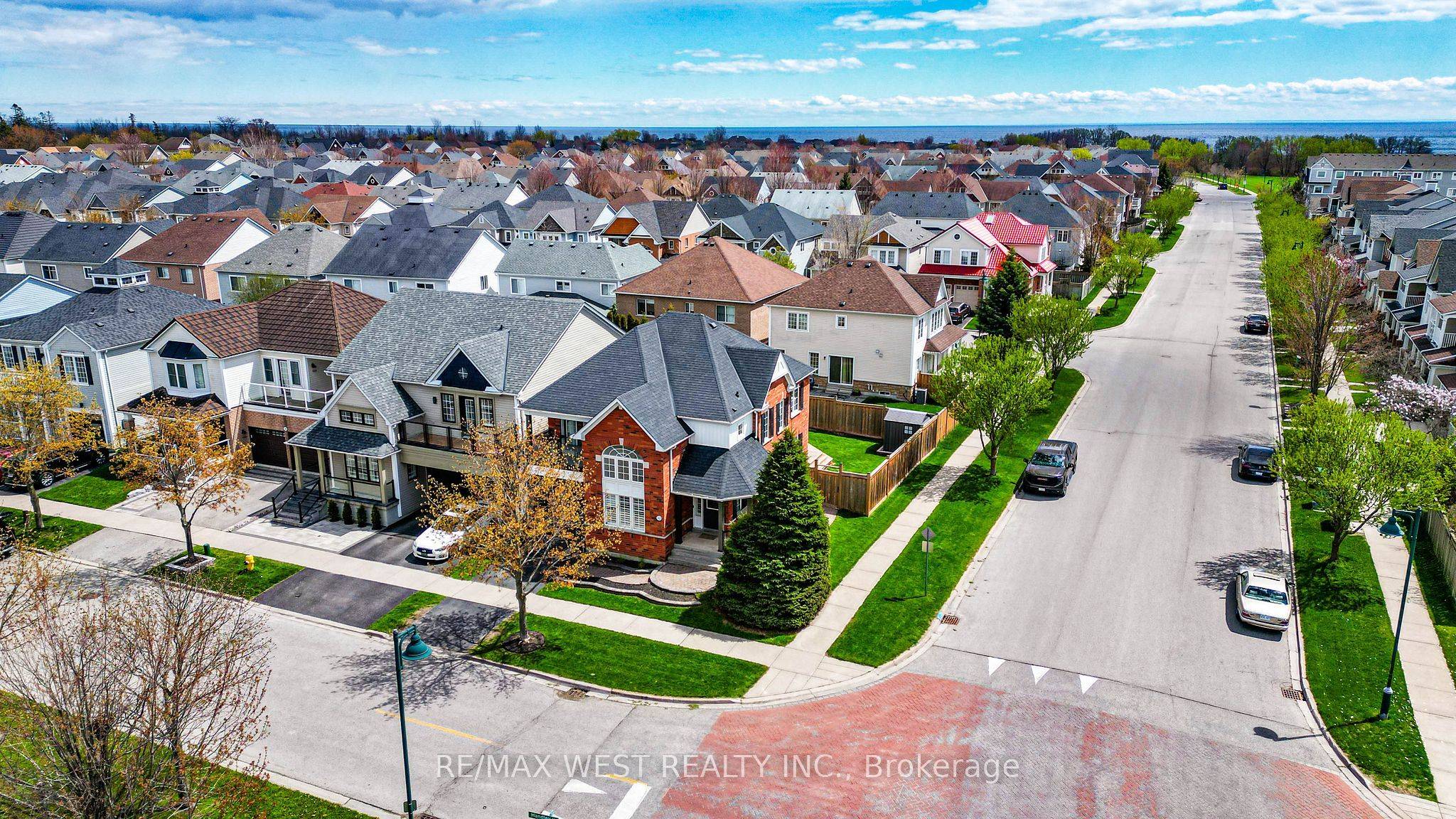 112 Handley CRES, Ajax, ON L1Z 1L7
