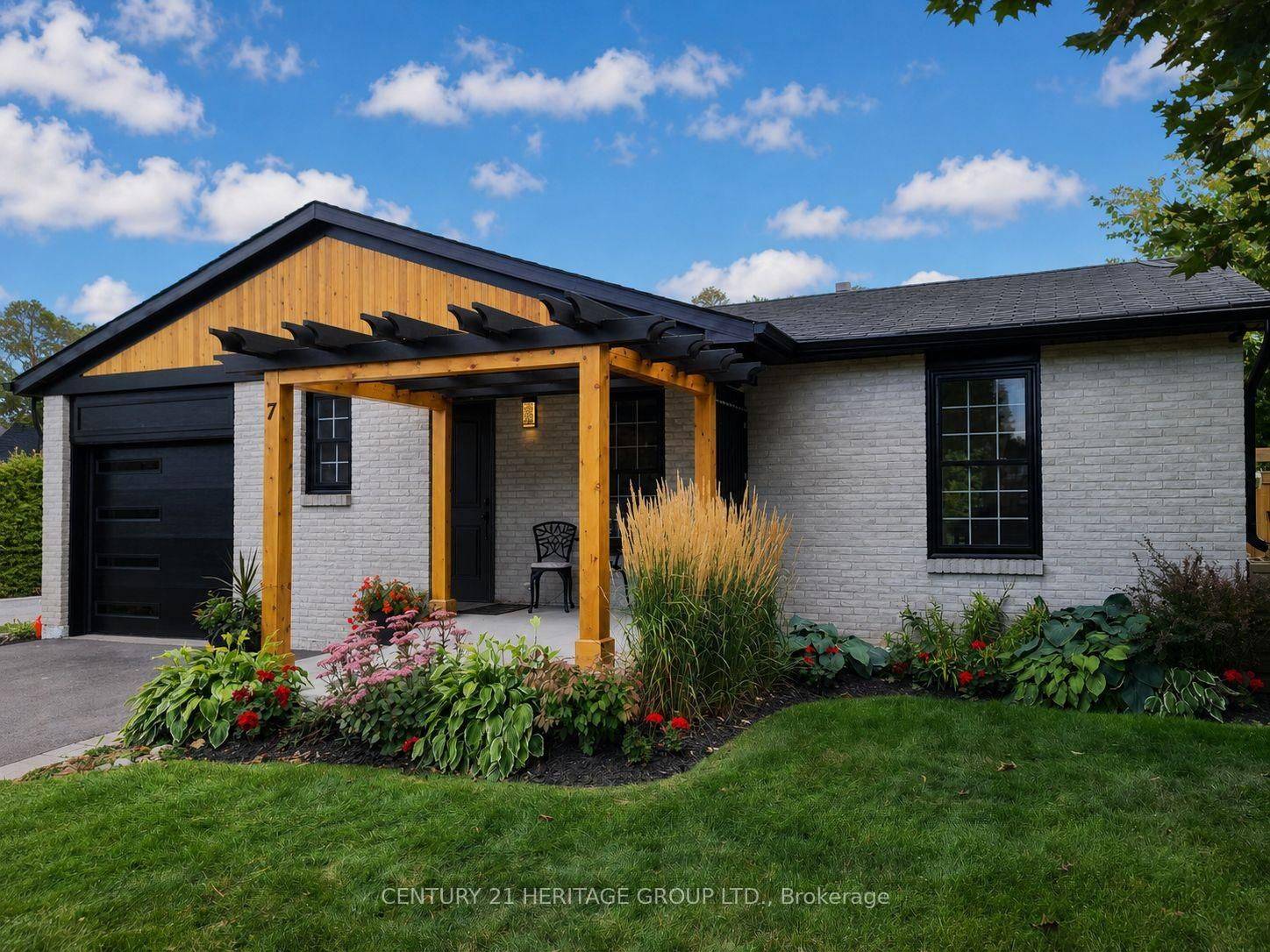 7 Crawford CIR, New Tecumseth, ON L0G 1A0