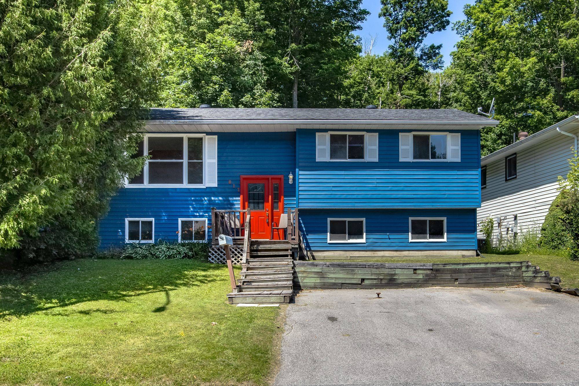 817 Birchwood DR, Midland, ON L4R 4Y3