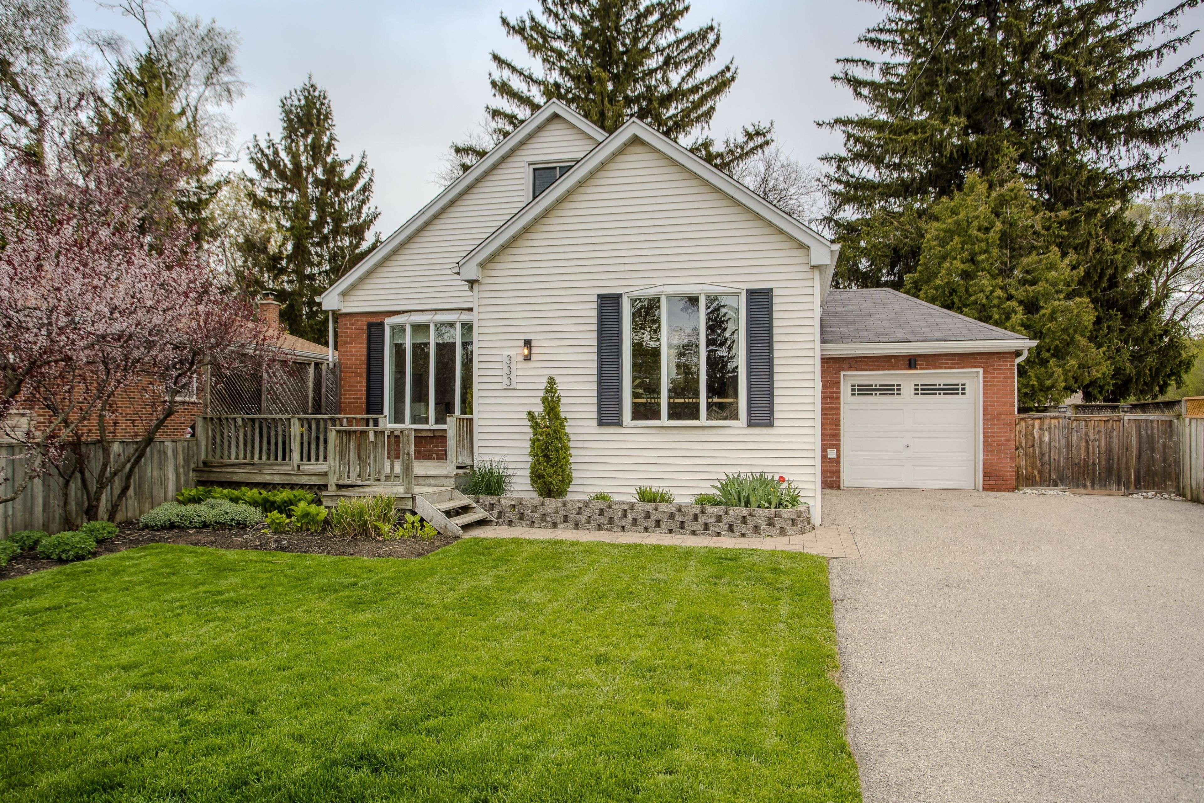 333 St Paul ST, Burlington, ON L7R 3K2
