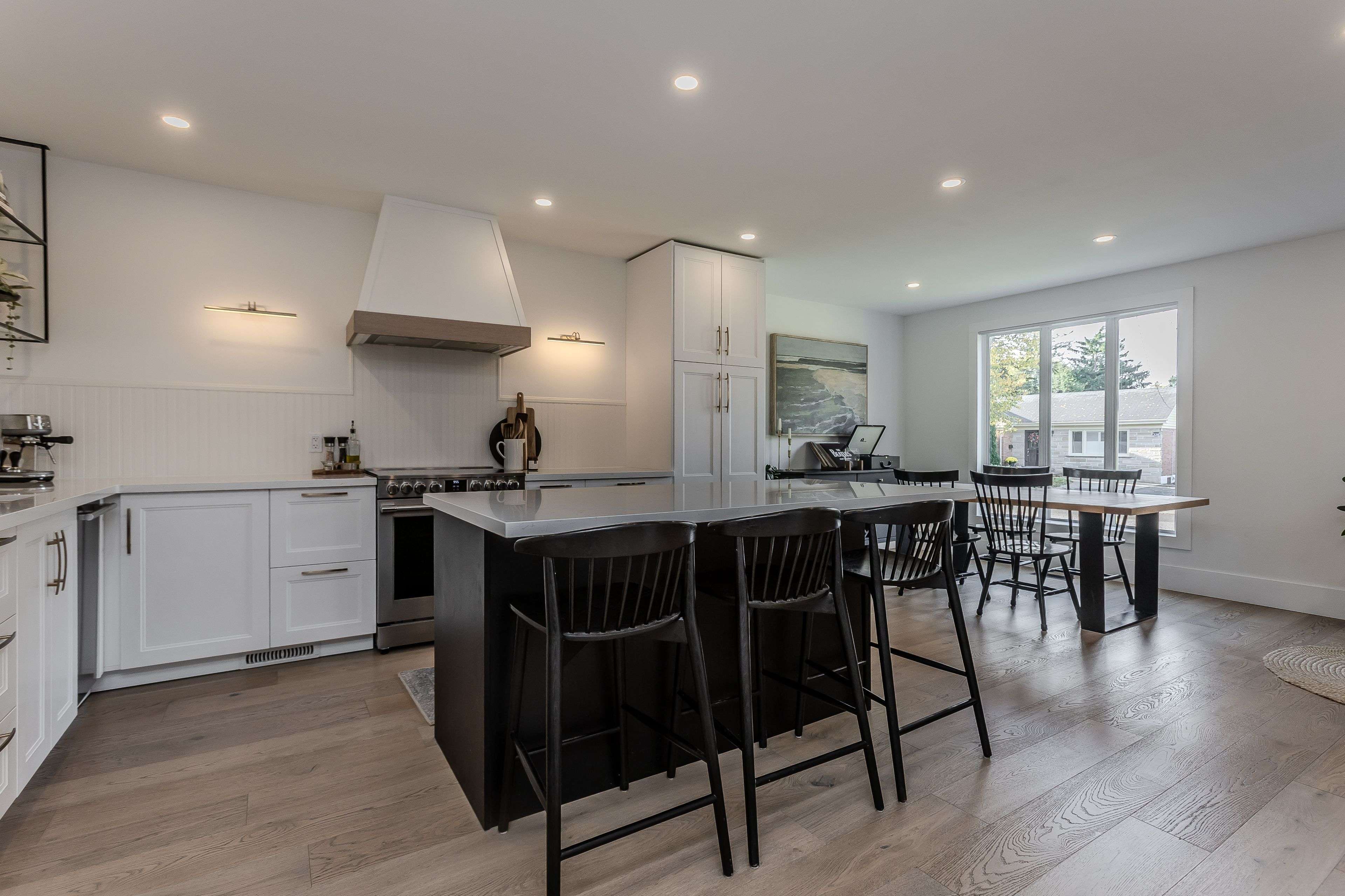 333 St Paul ST, Burlington, ON L7R 3K2