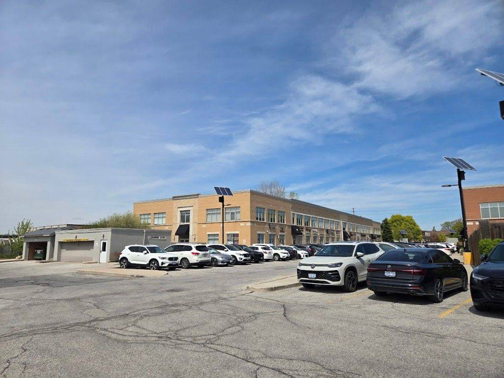 330 Bronte ST S #105, Milton, ON L9T 7X1