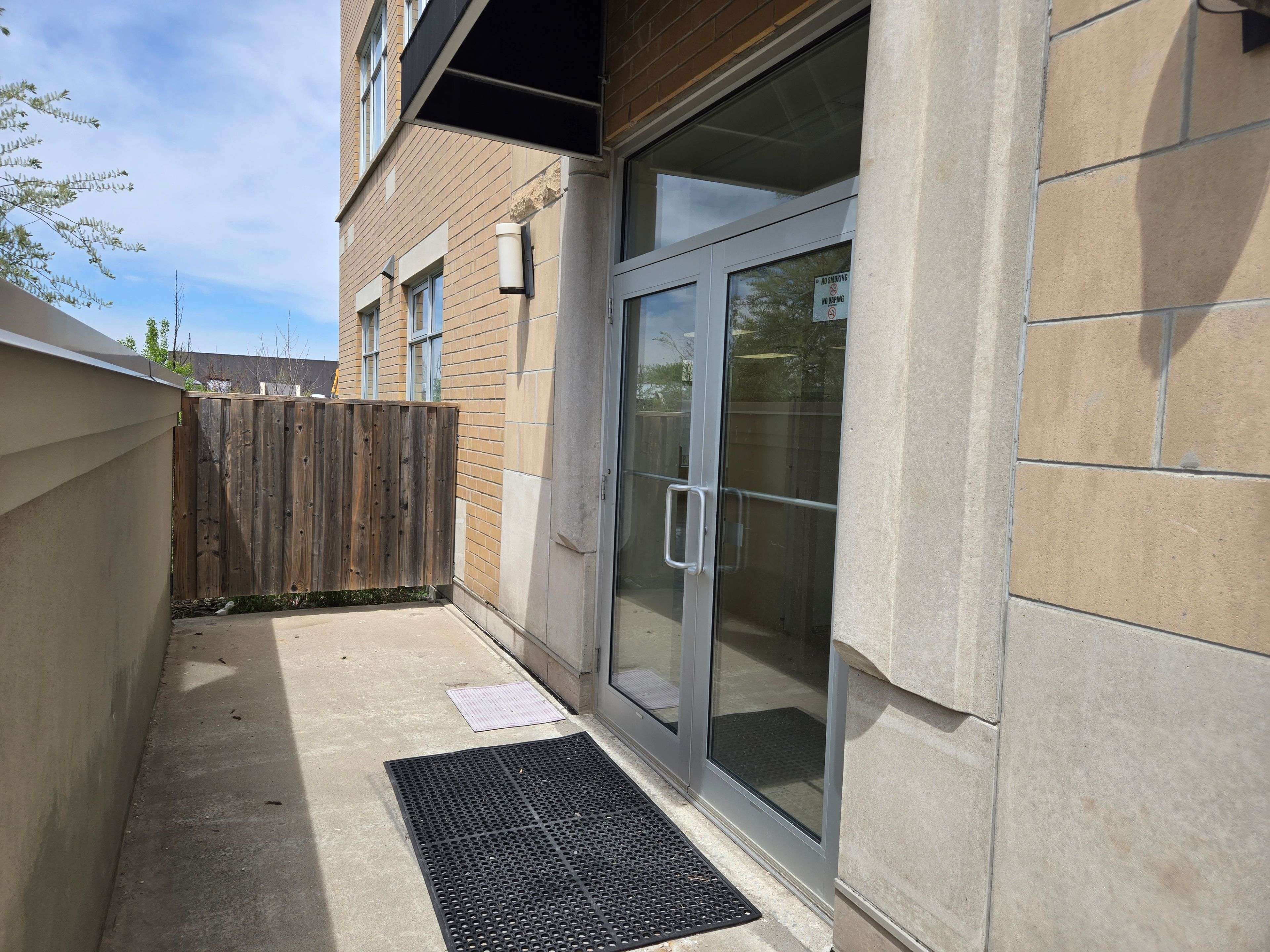 330 Bronte ST S #105, Milton, ON L9T 7X1