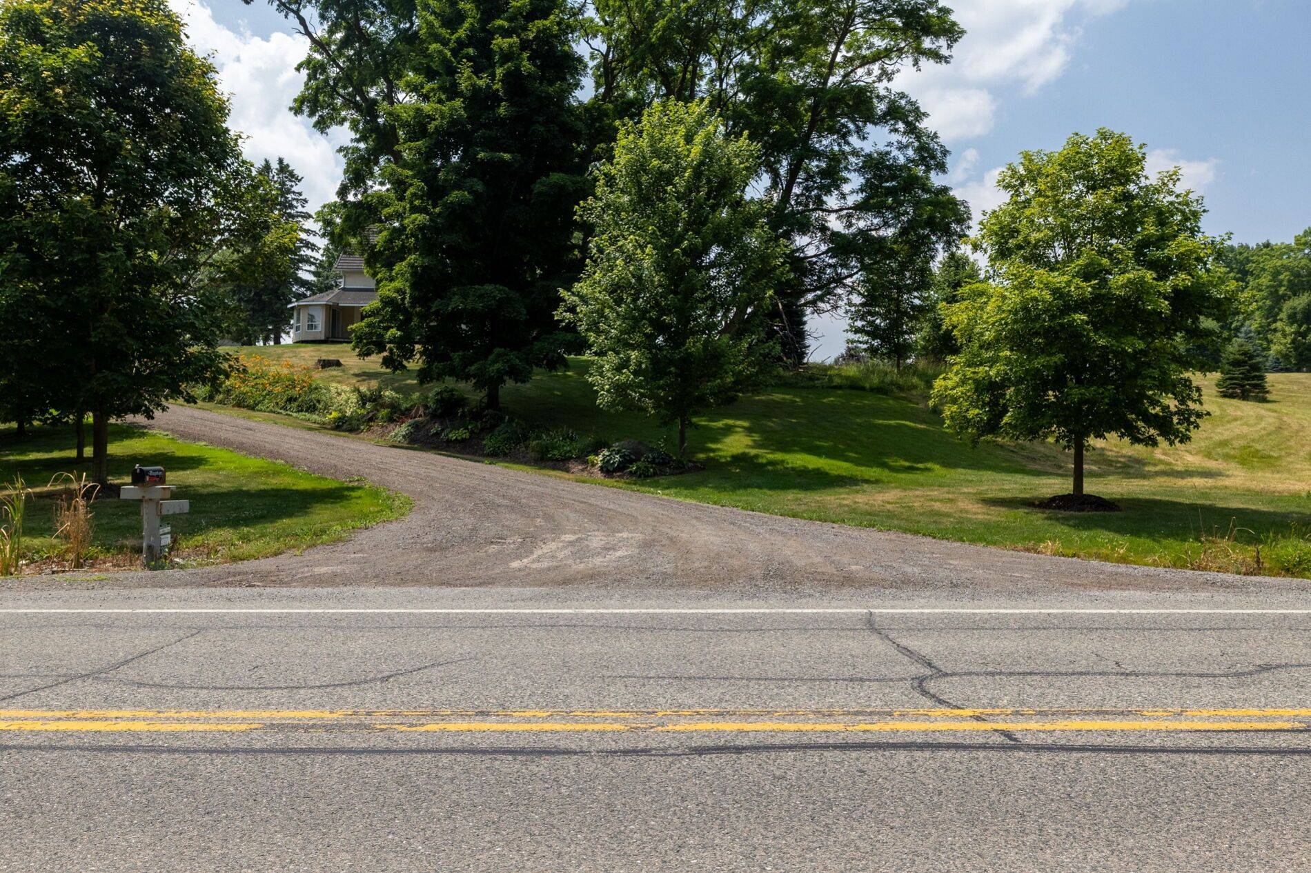 15366 The Gore RD, Caledon, ON L7C 3E4