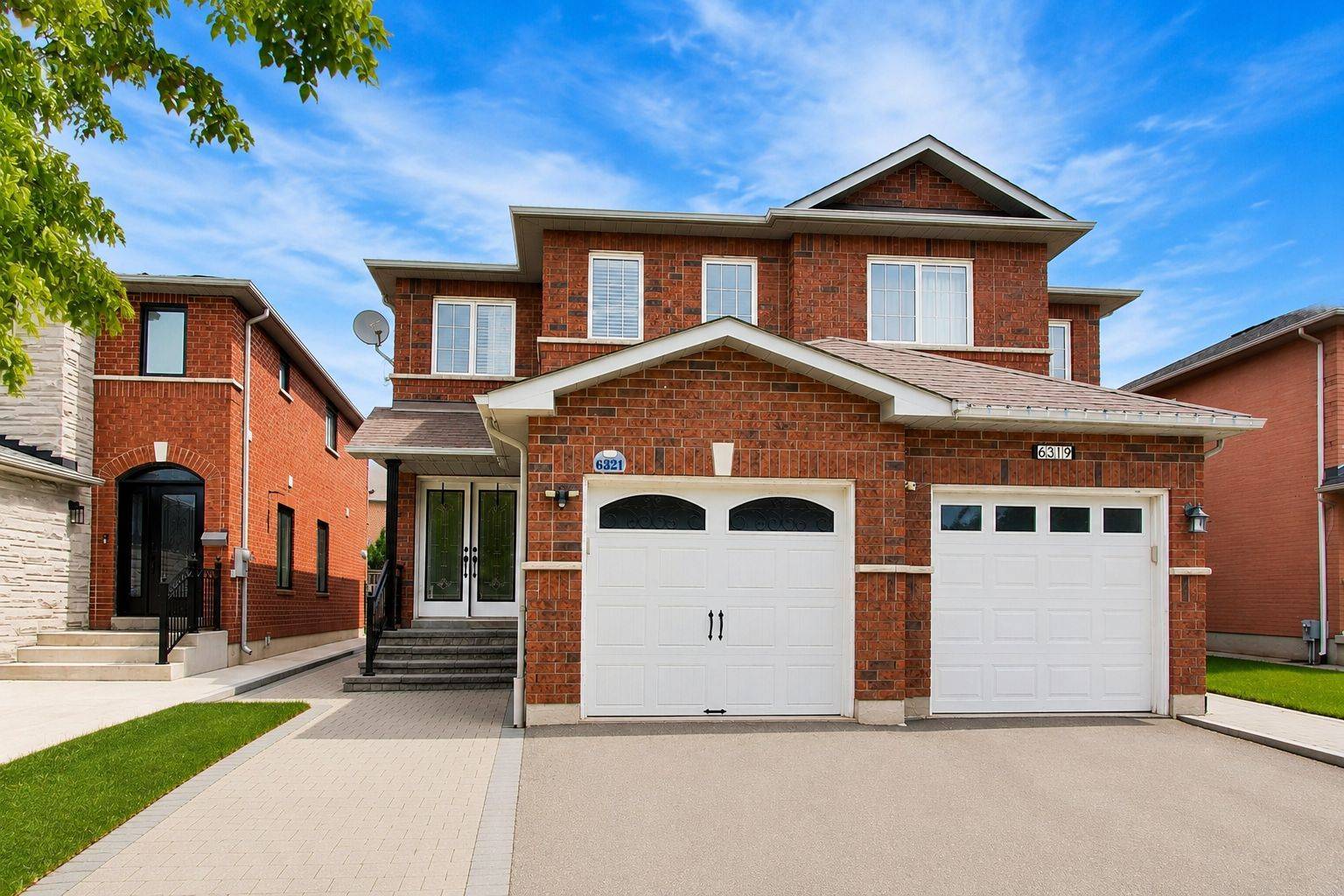 6321 Amber Glen DR, Mississauga, ON L5N 7V4