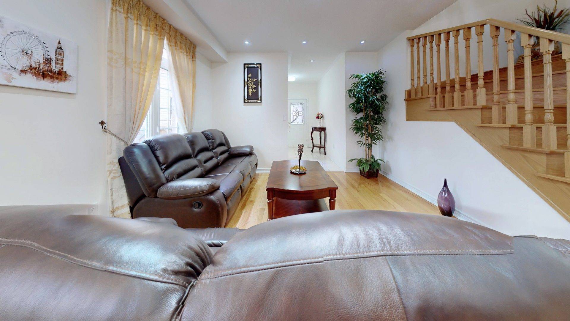 18 Kawana RD, Brampton, ON L6Y 0W2
