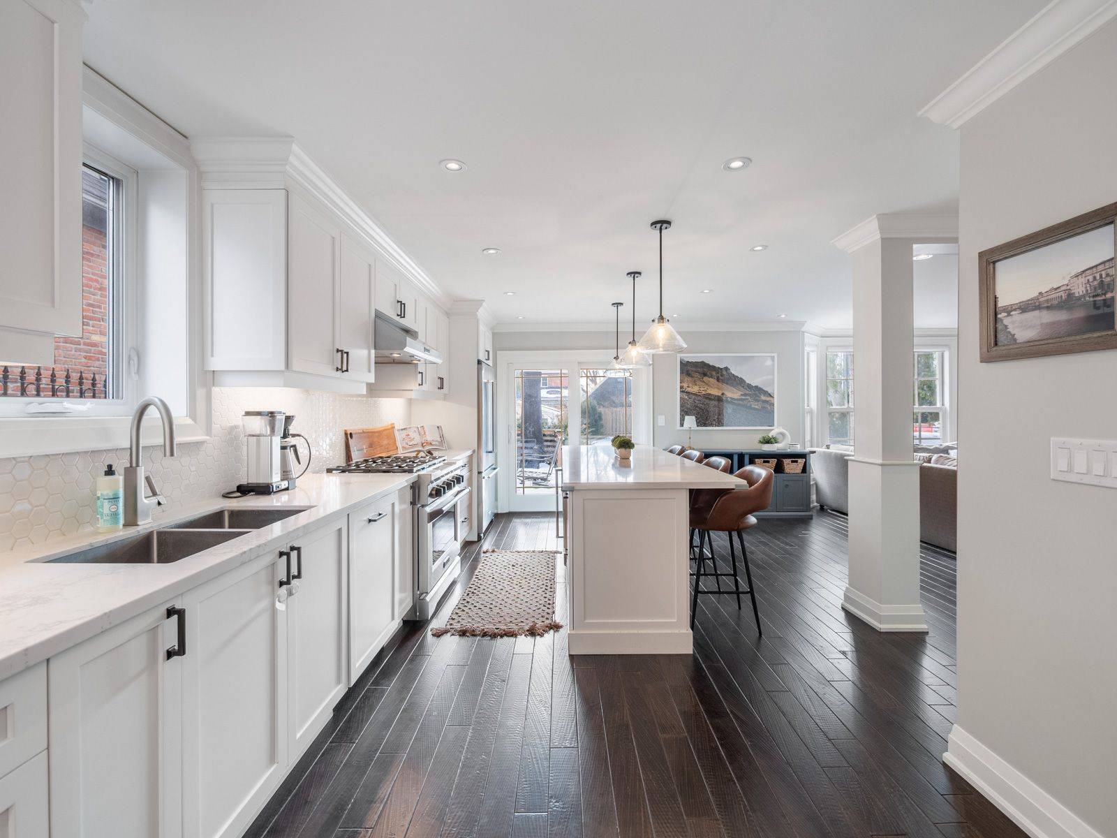 298 Douglas AVE, Oakville, ON L4J 3S4
