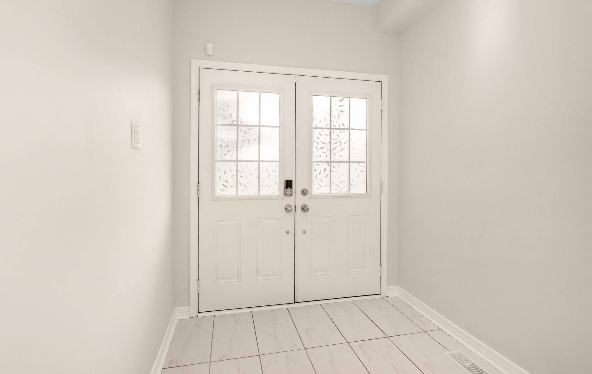 983 Francine CRES, Mississauga, ON L5V 0E2