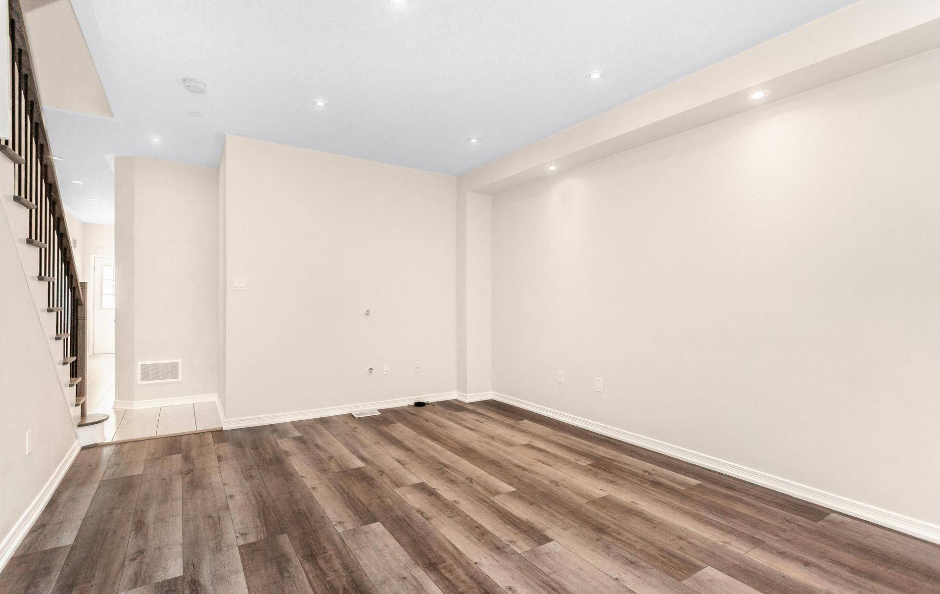 983 Francine CRES, Mississauga, ON L5V 0E2