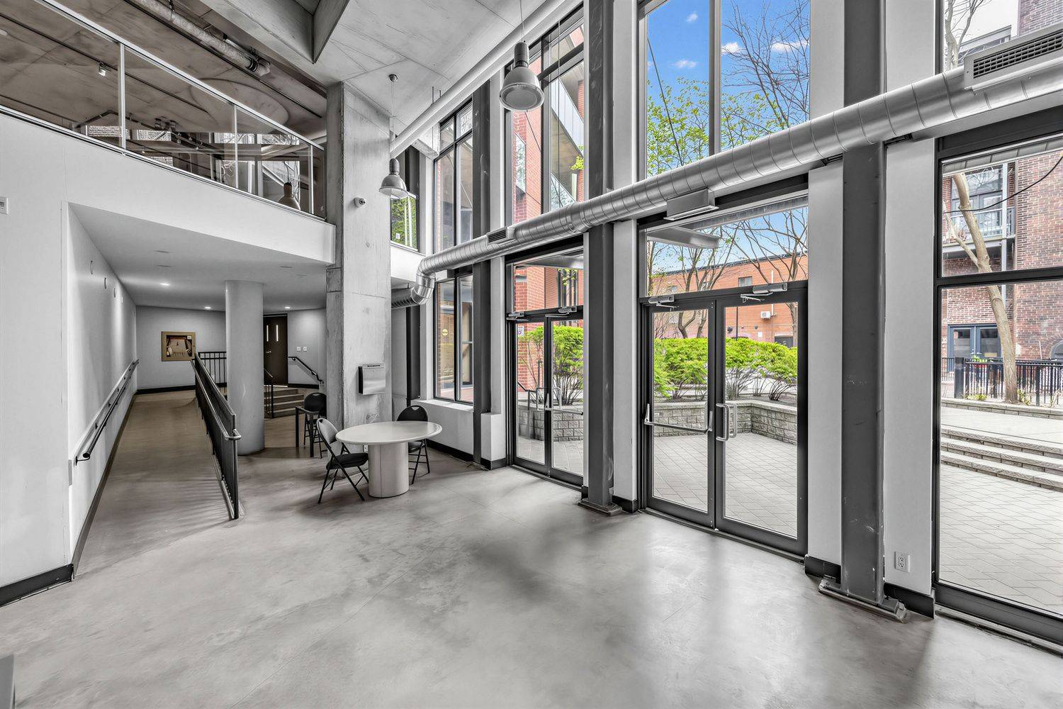363 Sorauren AVE #301, Toronto W01, ON M6R 3C1