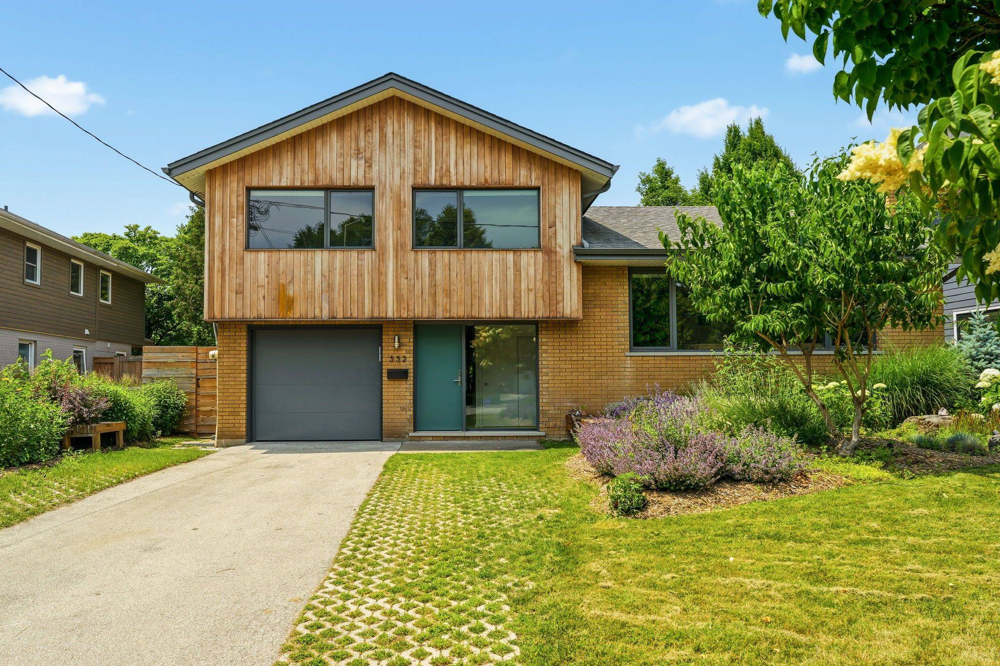 332 Newbold CT, Burlington, ON L7R 2Y6