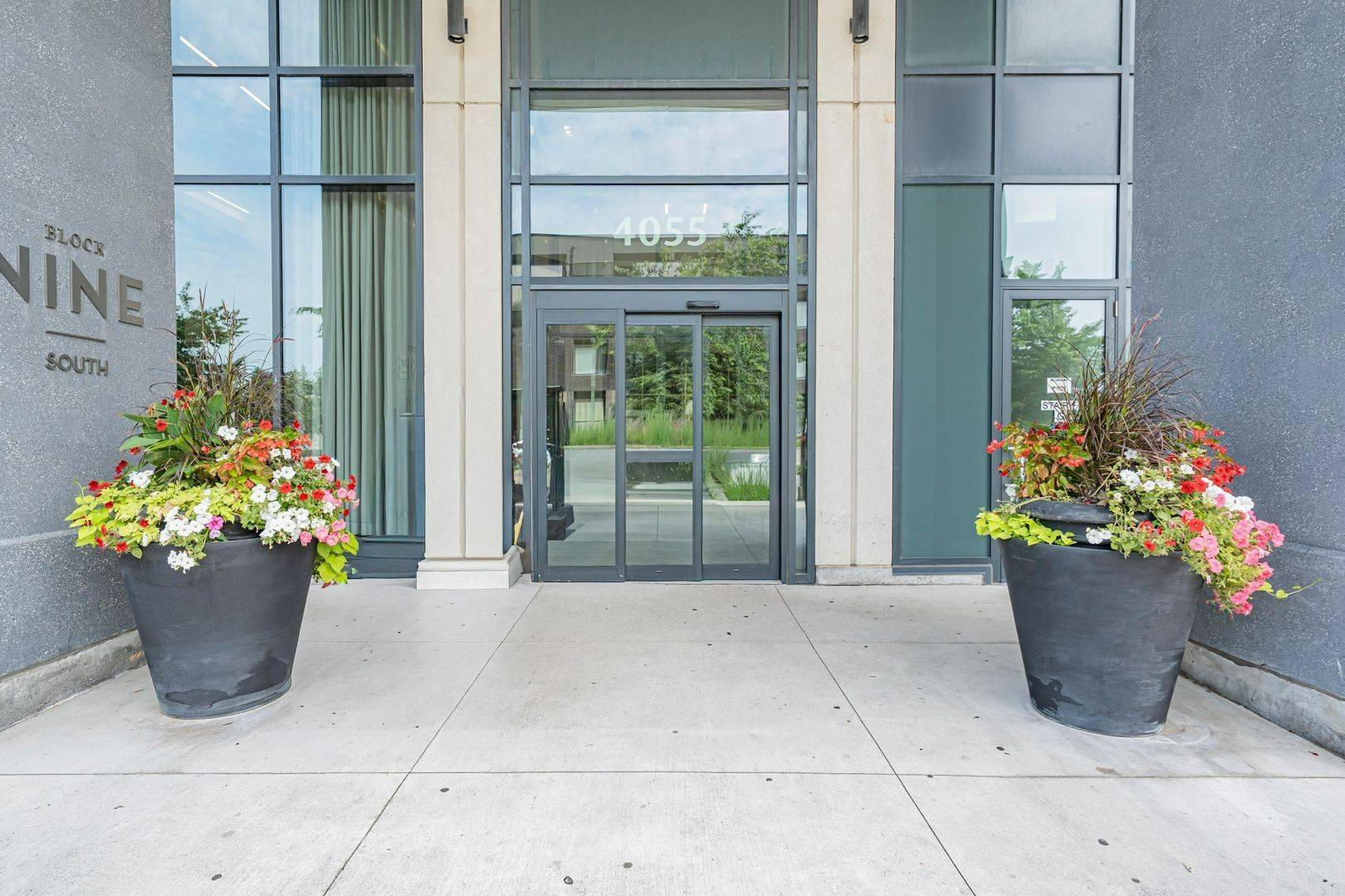 4055 Parkside Village DR #2815, Mississauga, ON L5B 0K2