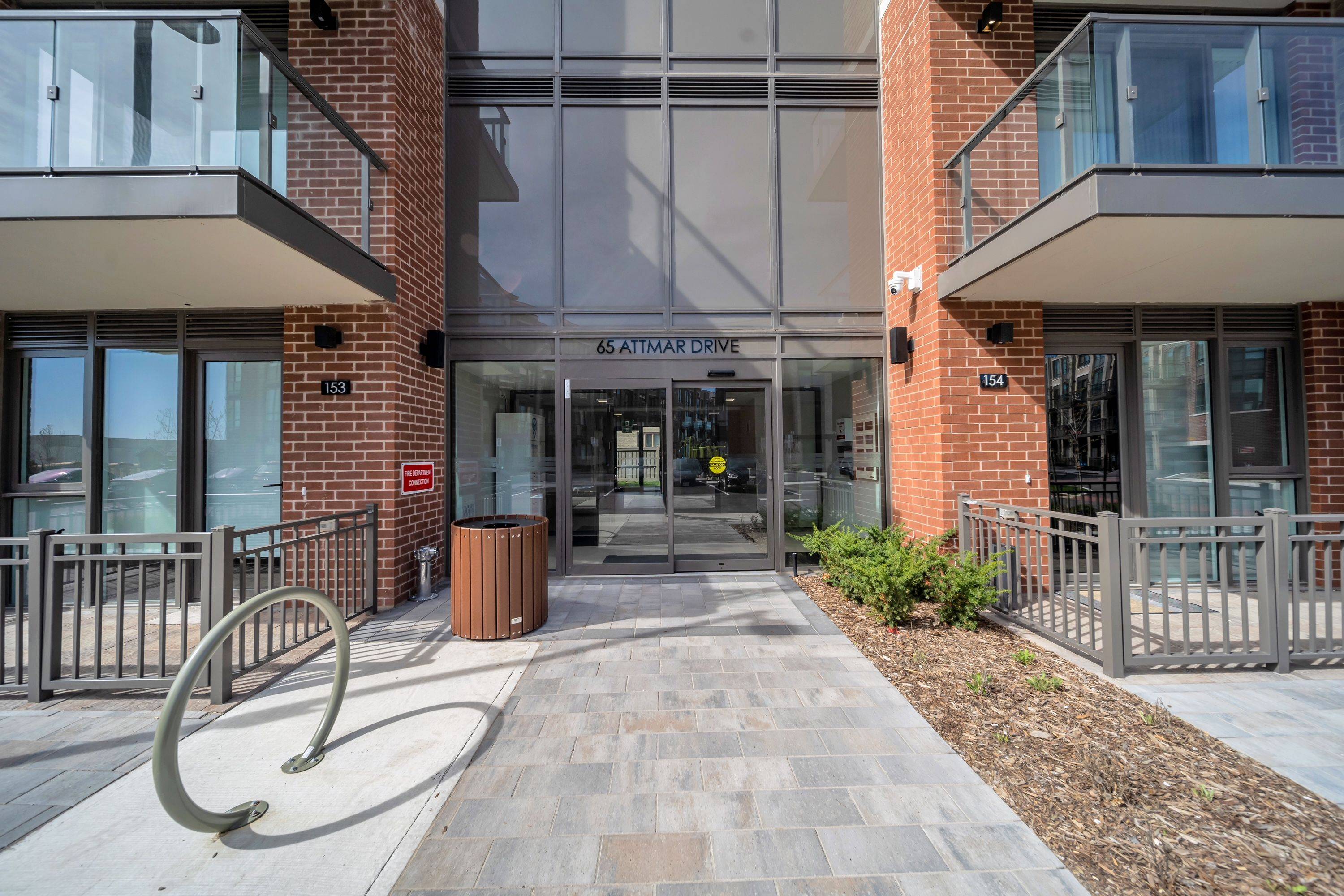 65 Attmar DR #261, Brampton, ON L6P 0Y6