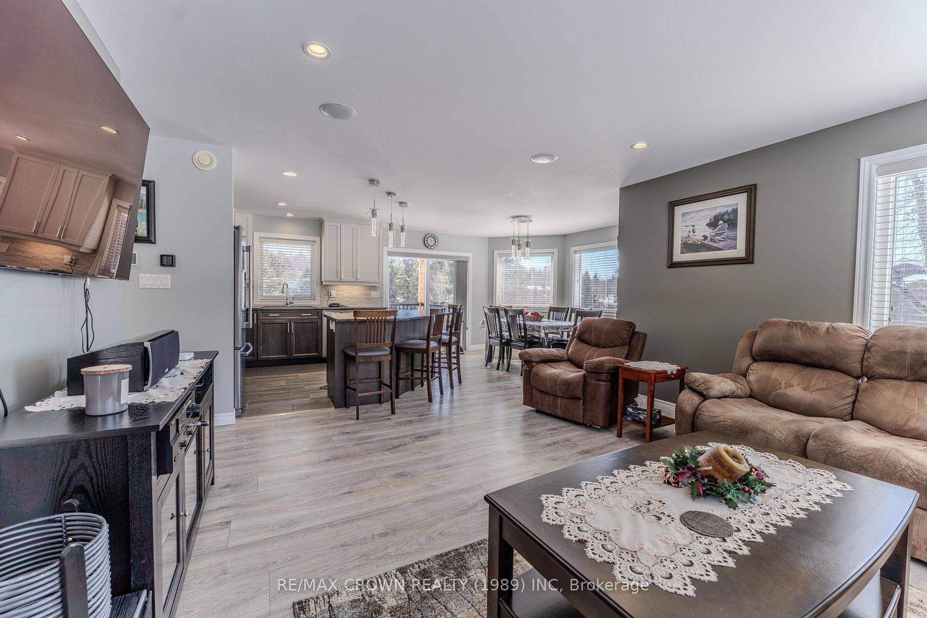 211 Eglington RD N, East Ferris, ON P0H 1H0
