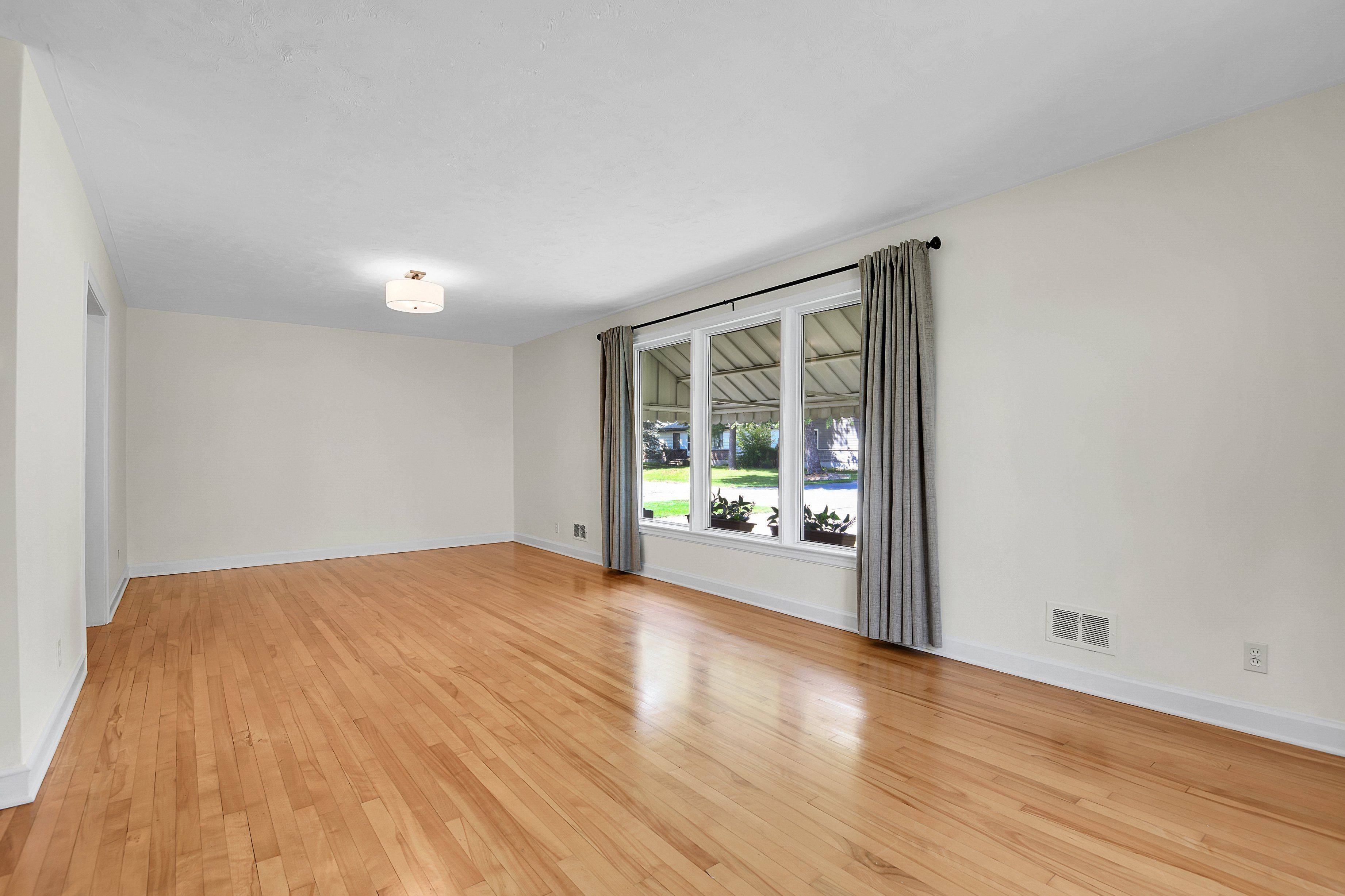 2243 Hillary AVE, Alta Vista And Area, ON K1H 7H7