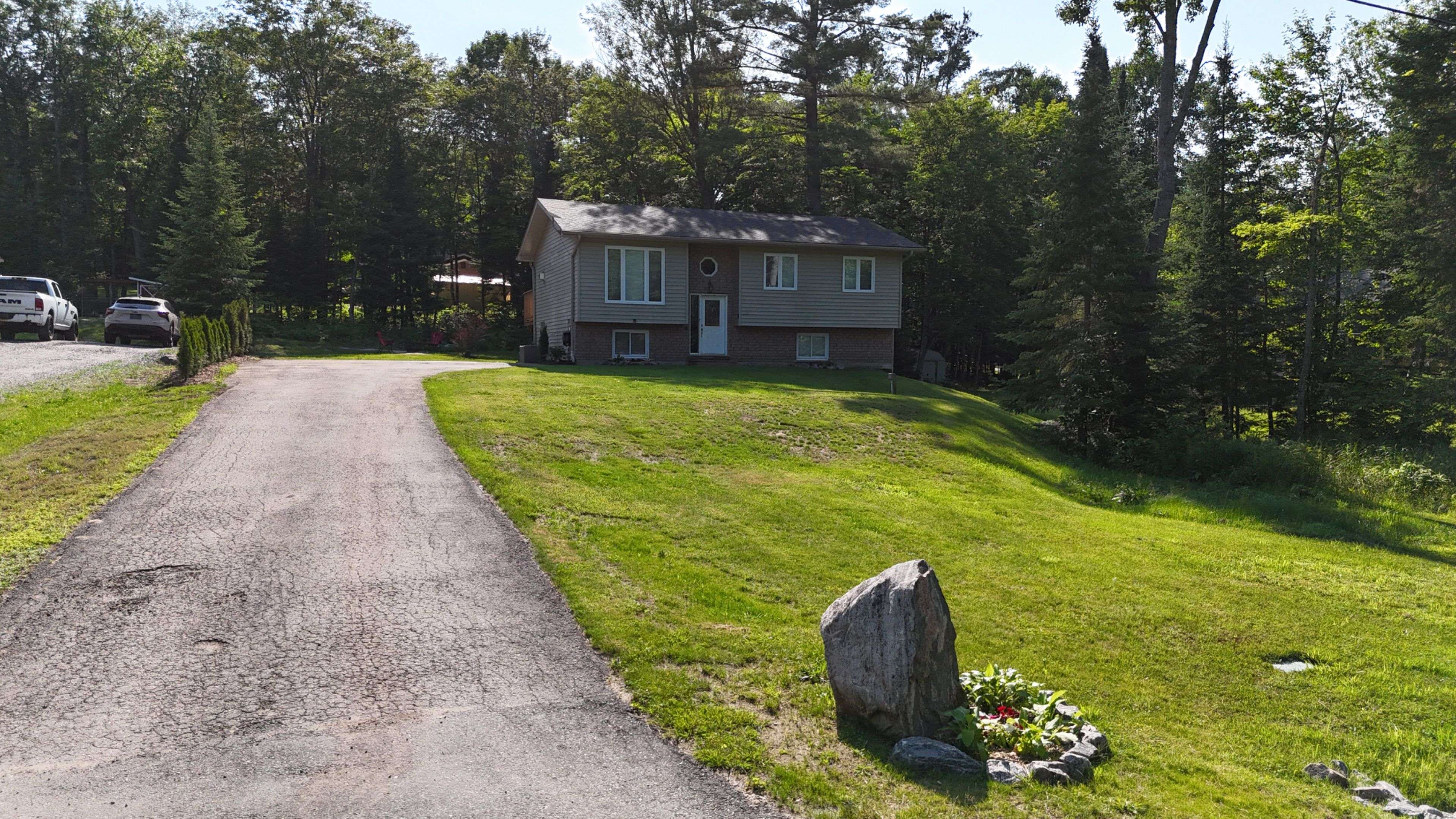 1036 Post RD, Bracebridge, ON P1L 1W9