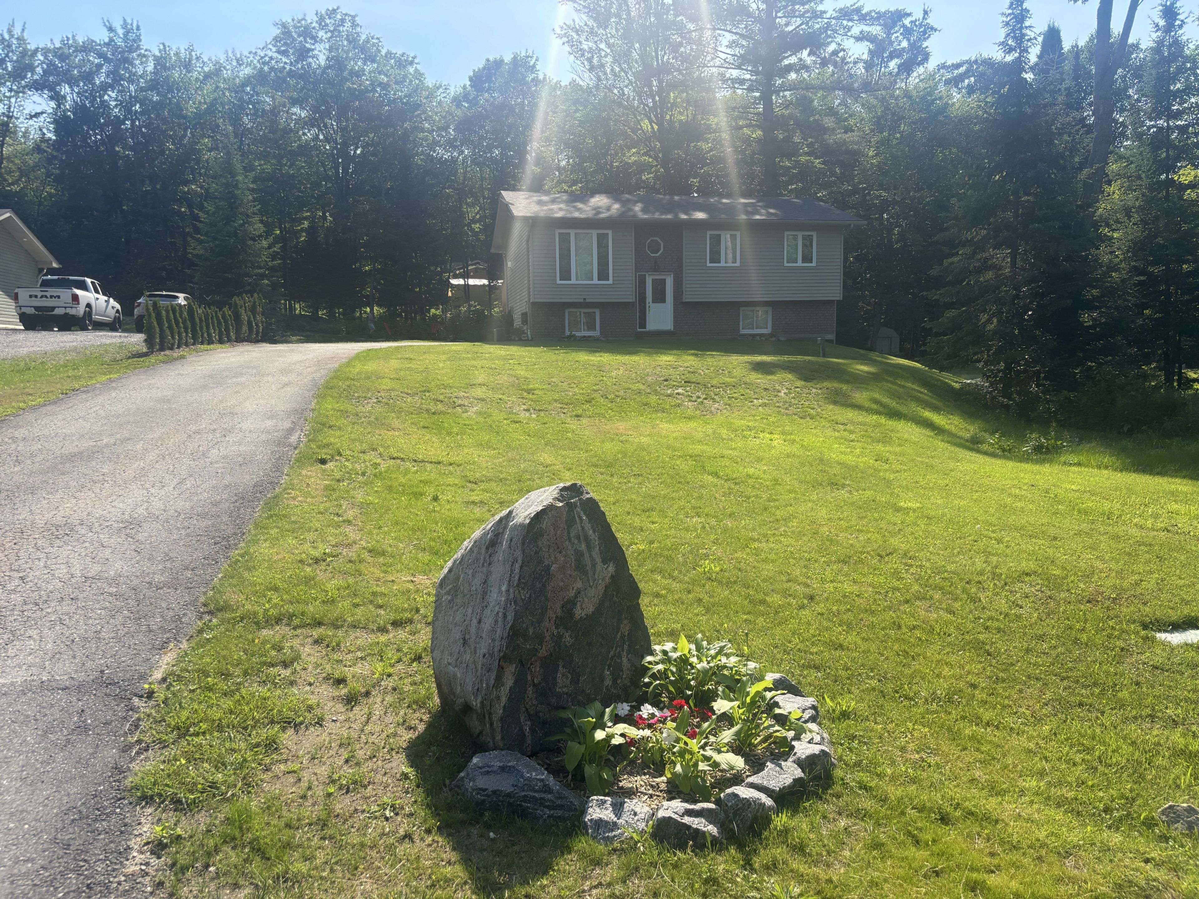 1036 Post RD, Bracebridge, ON P1L 1W9