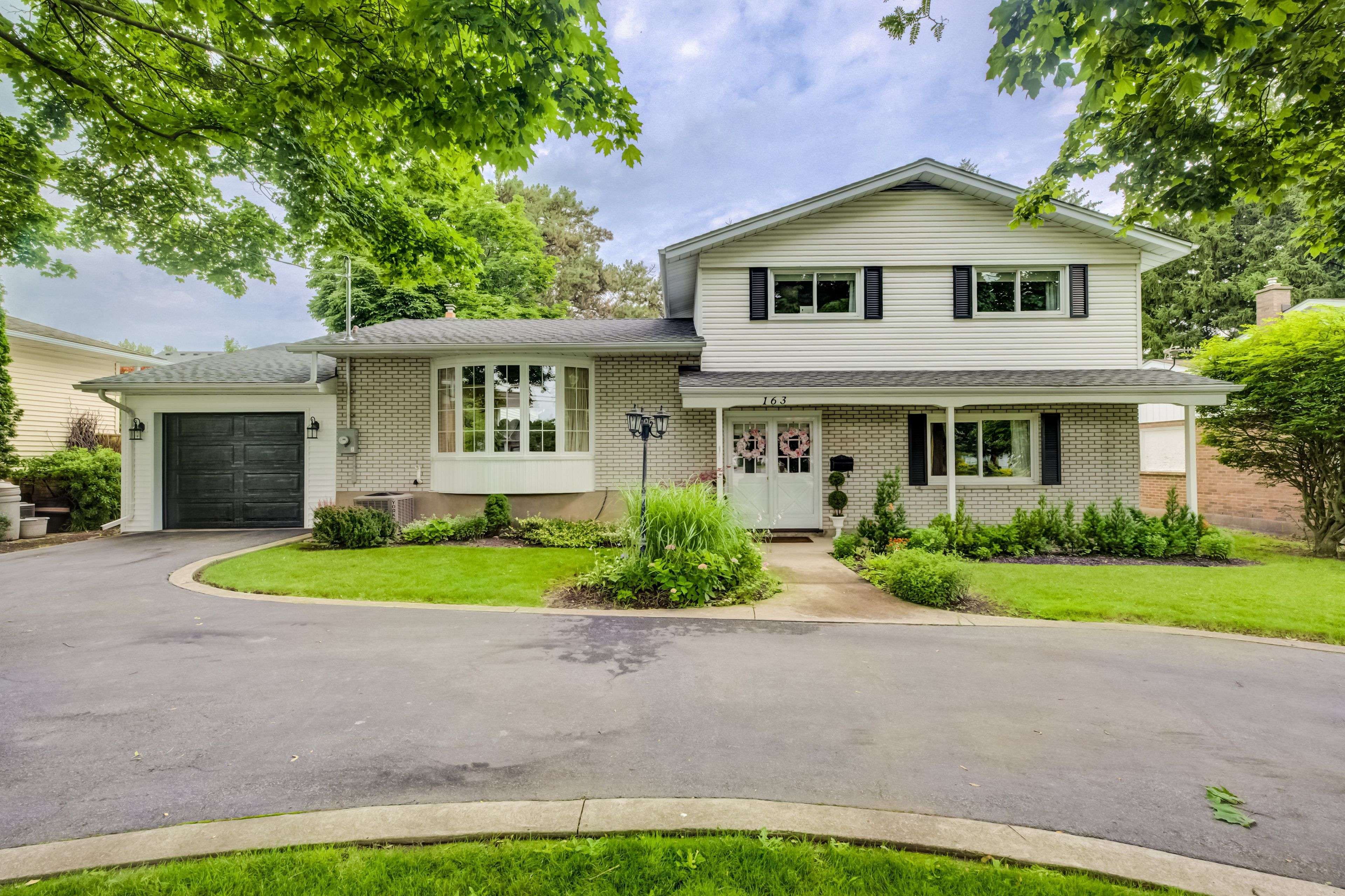 163 Lakeshore RD, St. Catharines, ON L2N 2V2