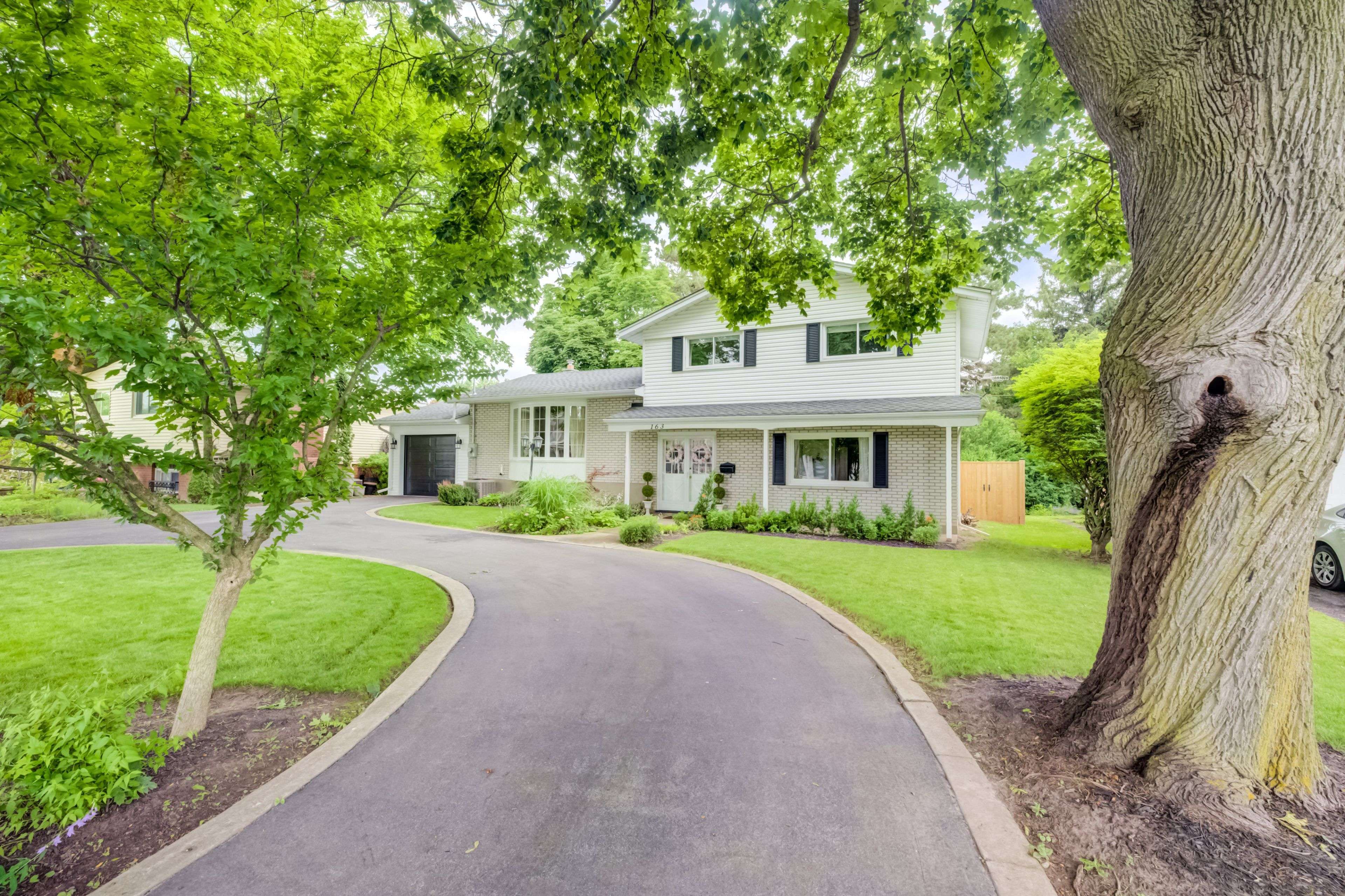 163 Lakeshore RD, St. Catharines, ON L2N 2V2