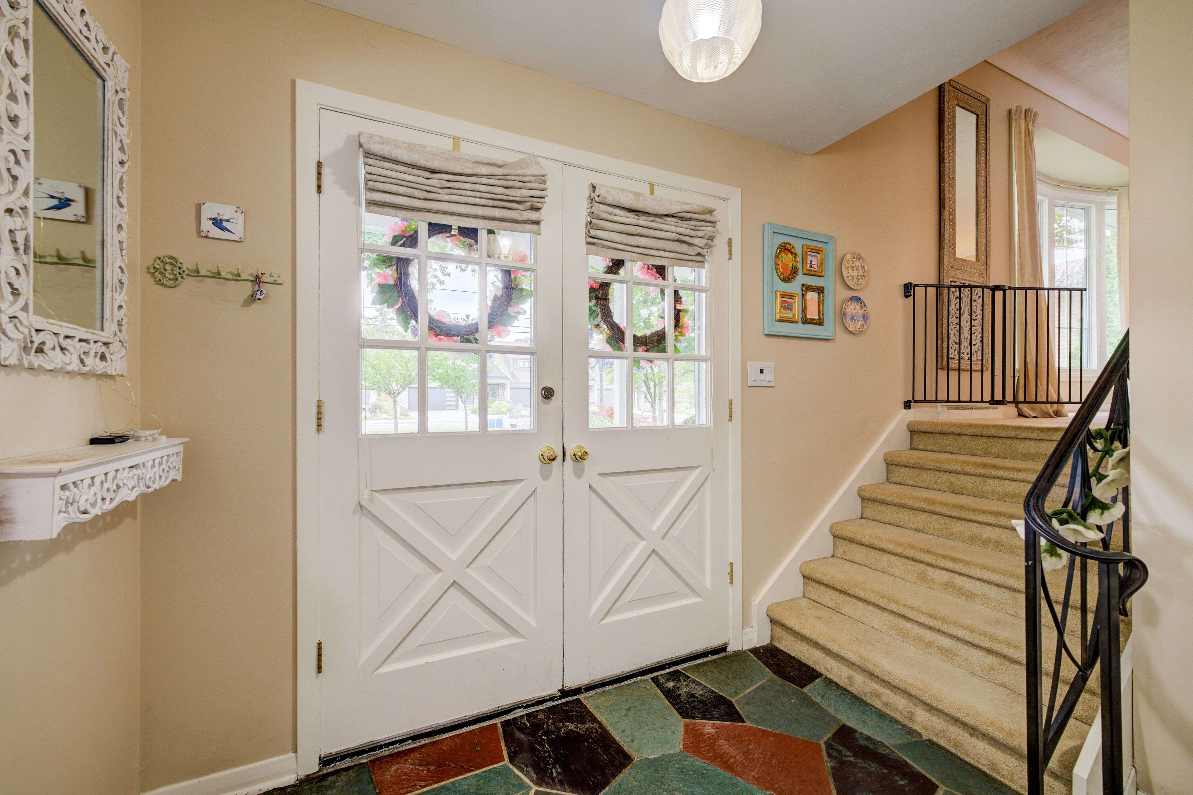 163 Lakeshore RD, St. Catharines, ON L2N 2V2