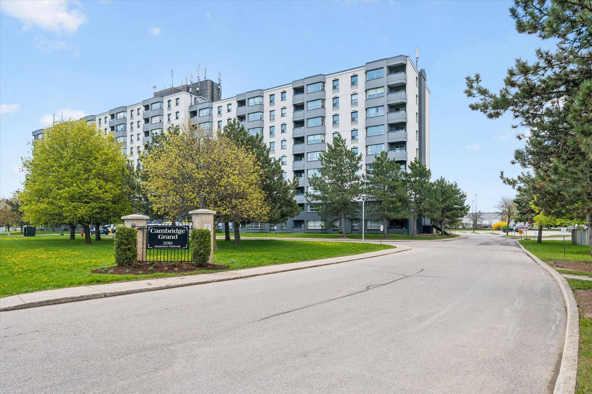 200 Jamieson Pkwy #403, Cambridge, ON N3C 4B5