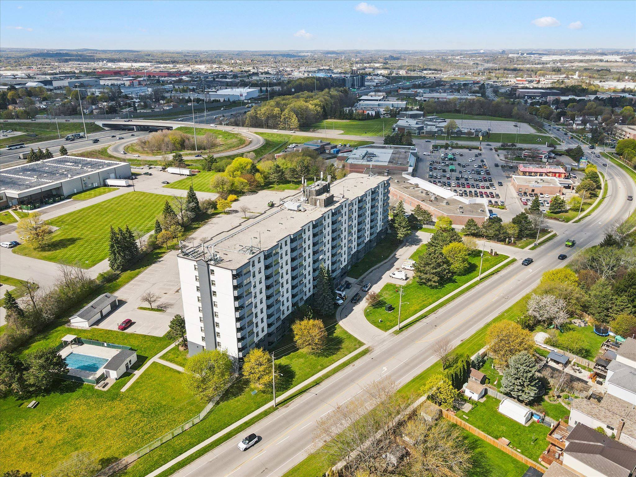 200 Jamieson Pkwy #403, Cambridge, ON N3C 4B5