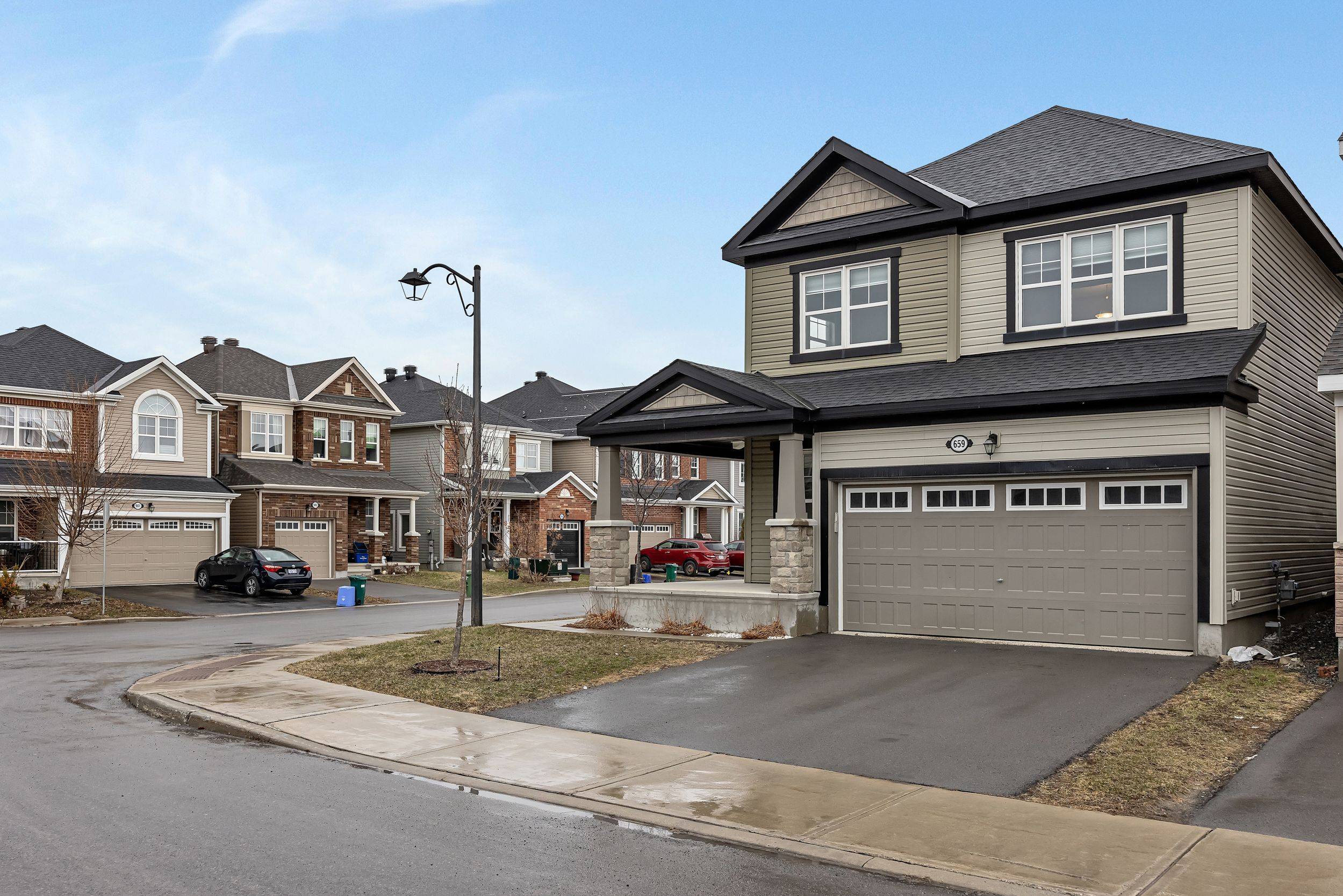 659 Pearl Dace CRES, Barrhaven, ON K2J 6K4