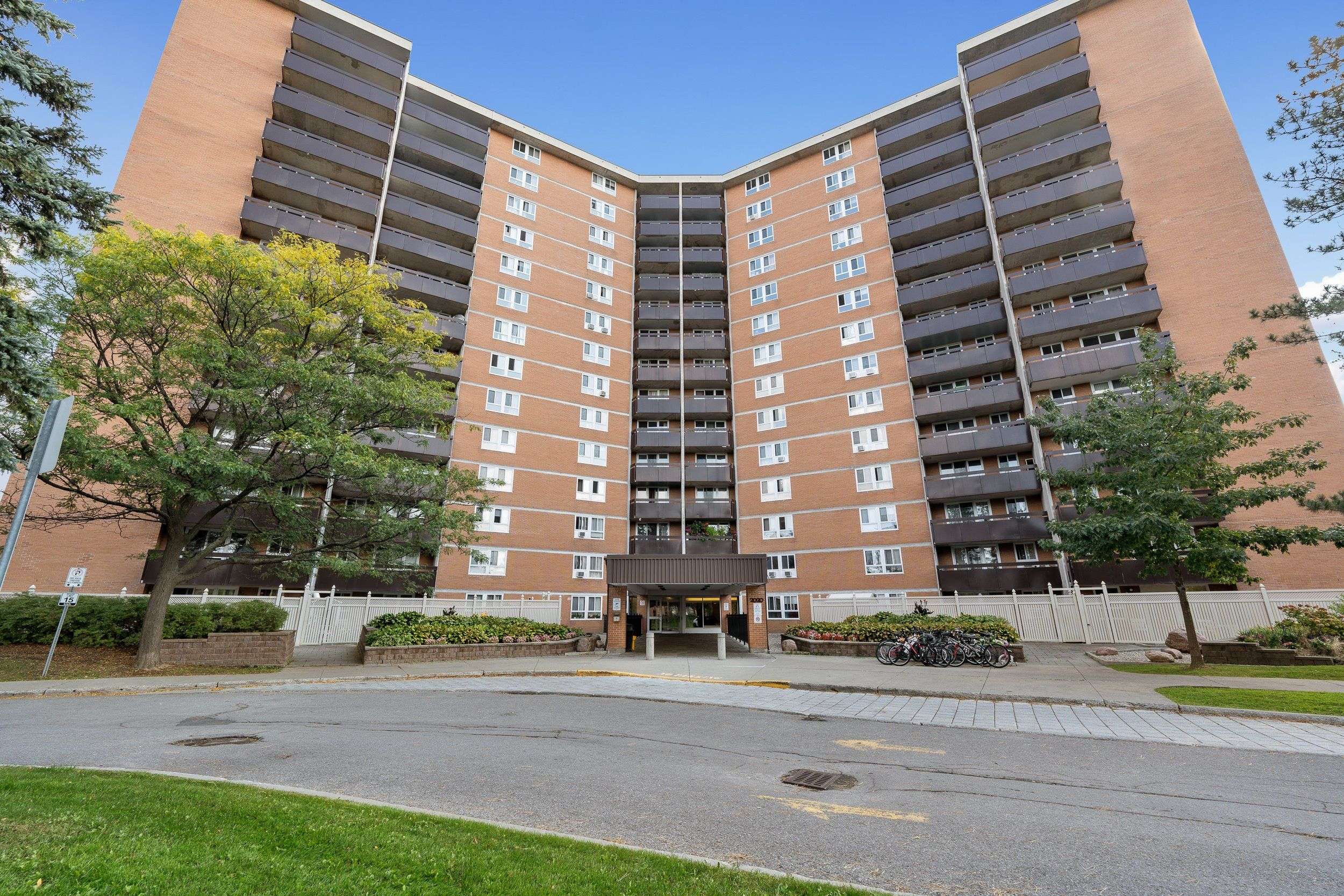 2000 Jasmine CRES #508, Beacon Hill North - South And Area, ON K1J 8K4