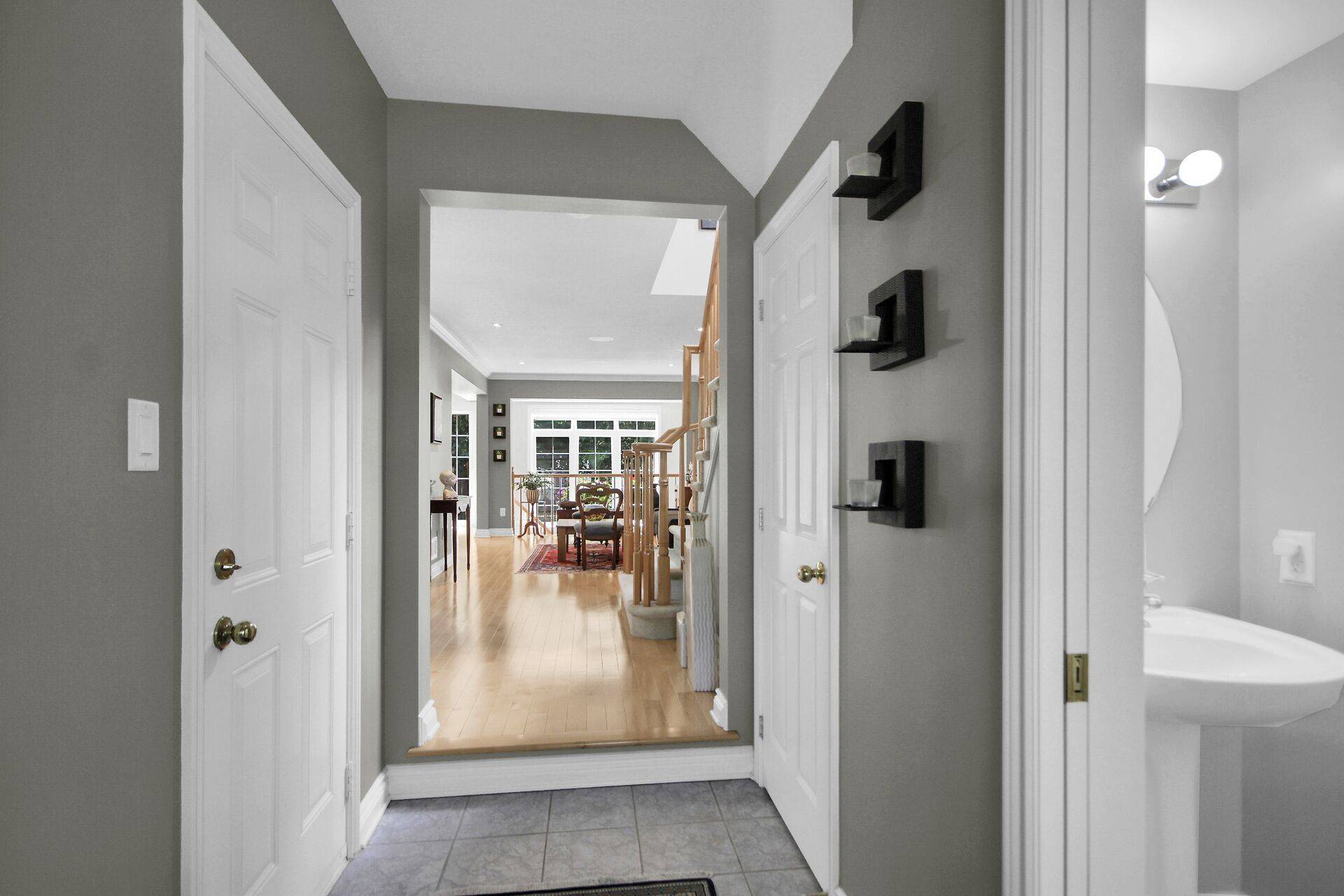 109 Braddock Private, Barrhaven, ON K2J 0E7