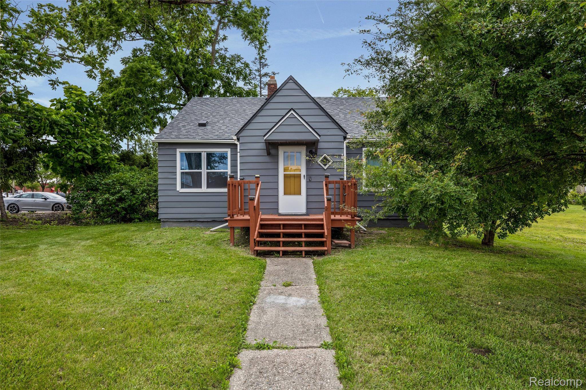 33065 Garfield RD, Fraser, MI 48026