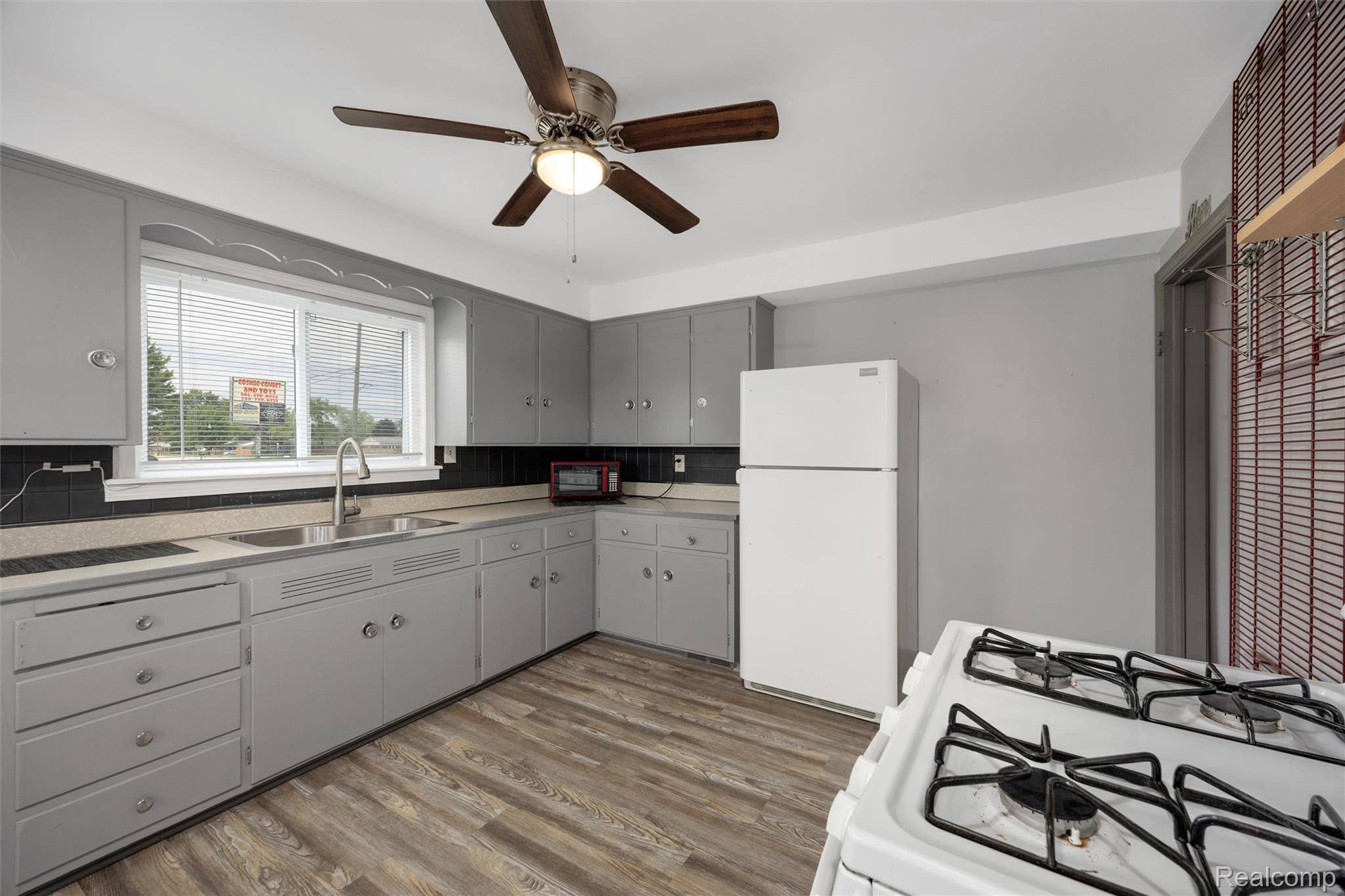 33065 Garfield RD, Fraser, MI 48026