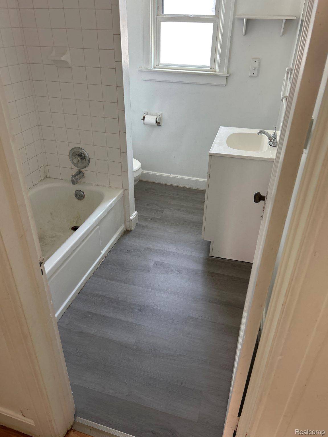 16 1/2 MOROSS ST, Mt. Clemens, MI 48043