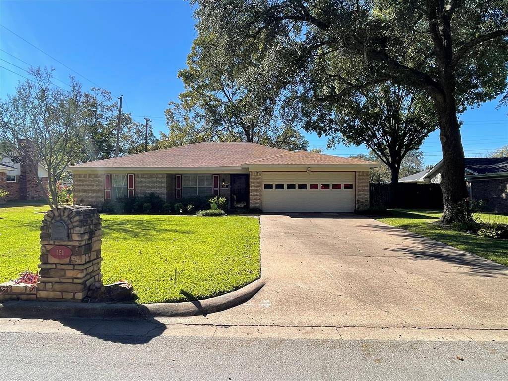 158 Poinsetta Circle, Terrell, TX 75160