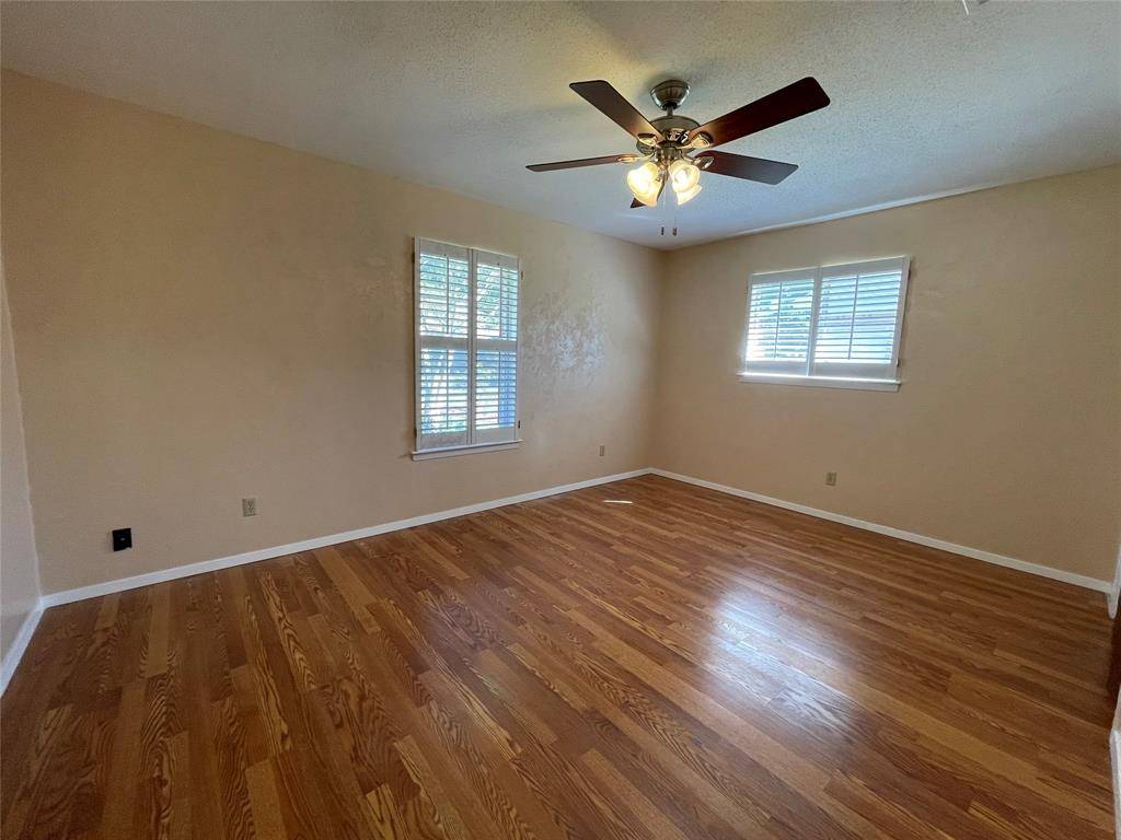 158 Poinsetta Circle, Terrell, TX 75160