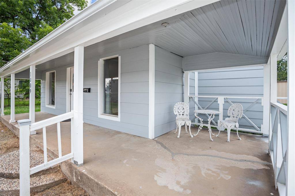 1009 E Denman Avenue, Lufkin, TX 75901