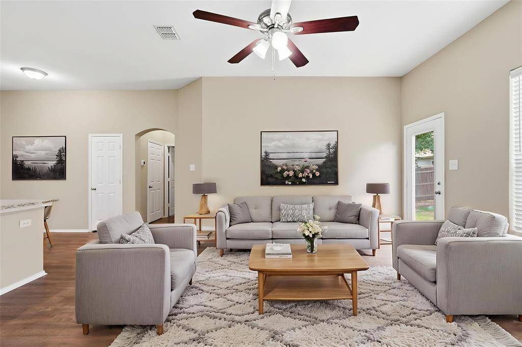 1007 Grimes Drive, Forney, TX 75126