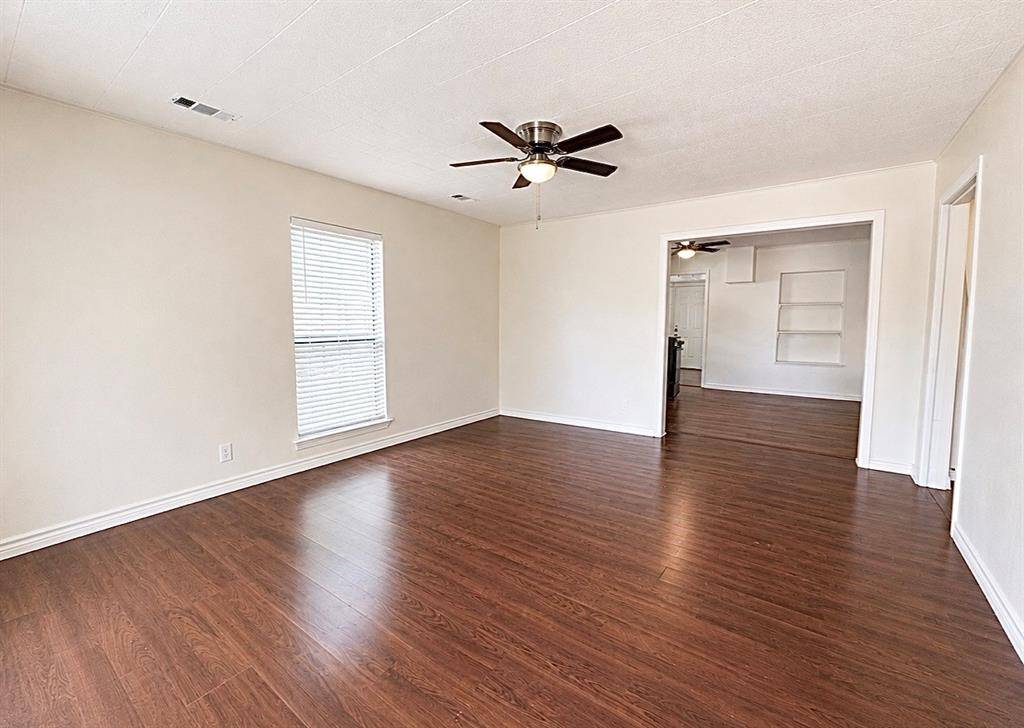 502 W Paine Avenue, Comanche, TX 76442