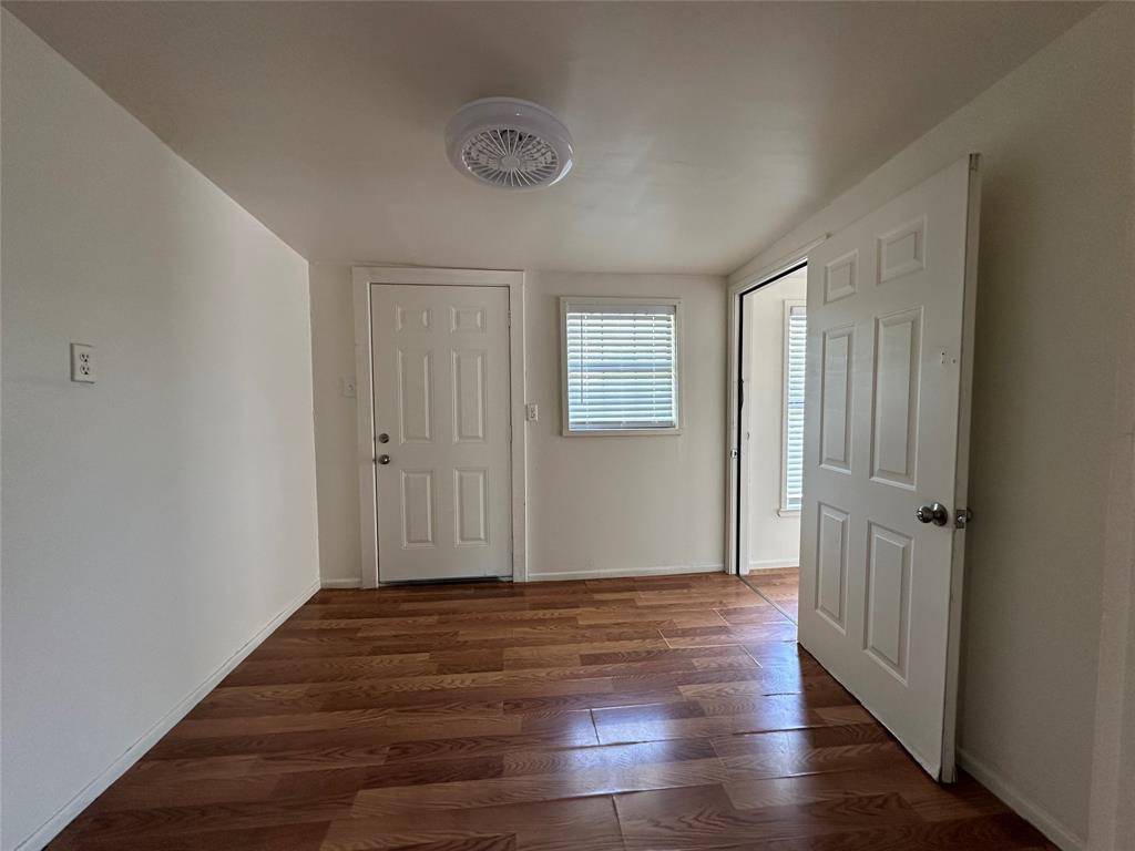 502 W Paine Avenue, Comanche, TX 76442
