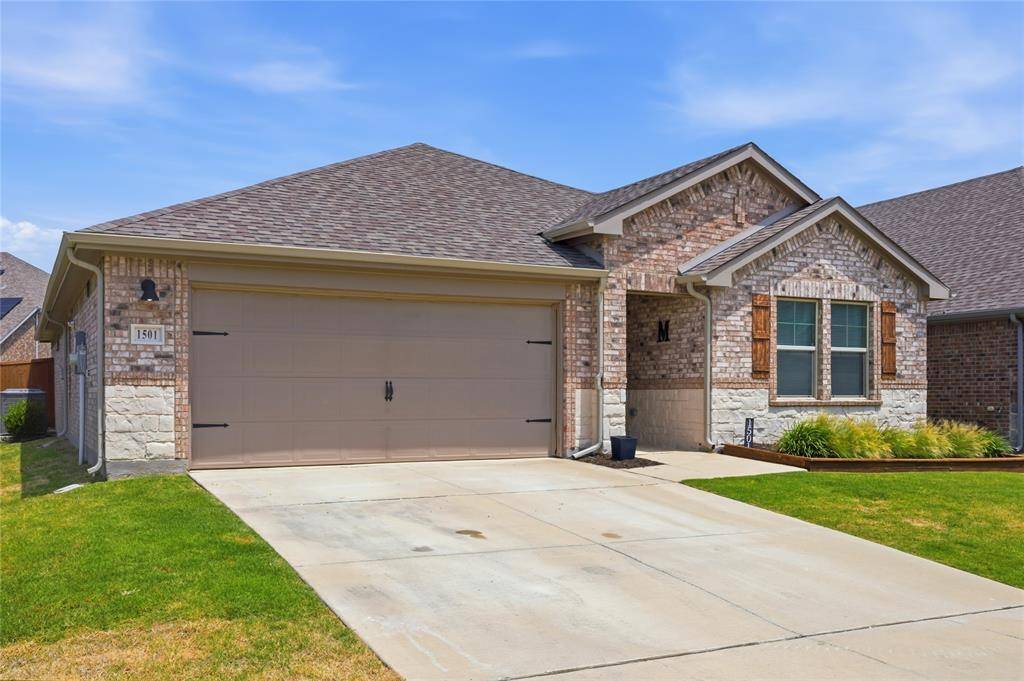 1501 Pleasant Knoll Trail, Aubrey, TX 76227
