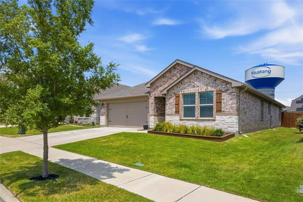 1501 Pleasant Knoll Trail, Aubrey, TX 76227