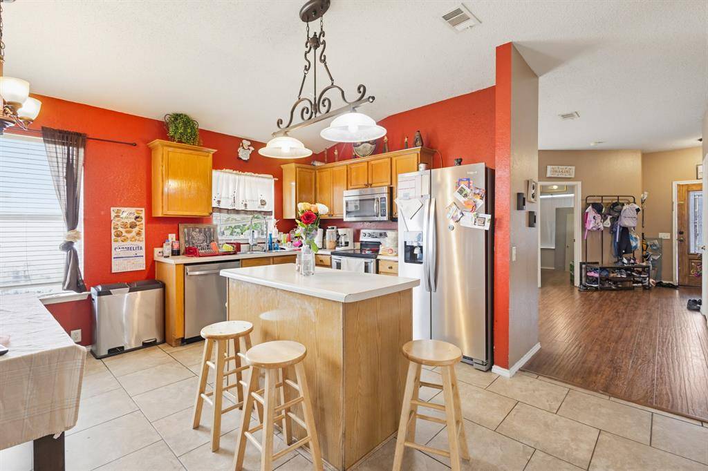 7007 Glenshire Drive, Arlington, TX 76002