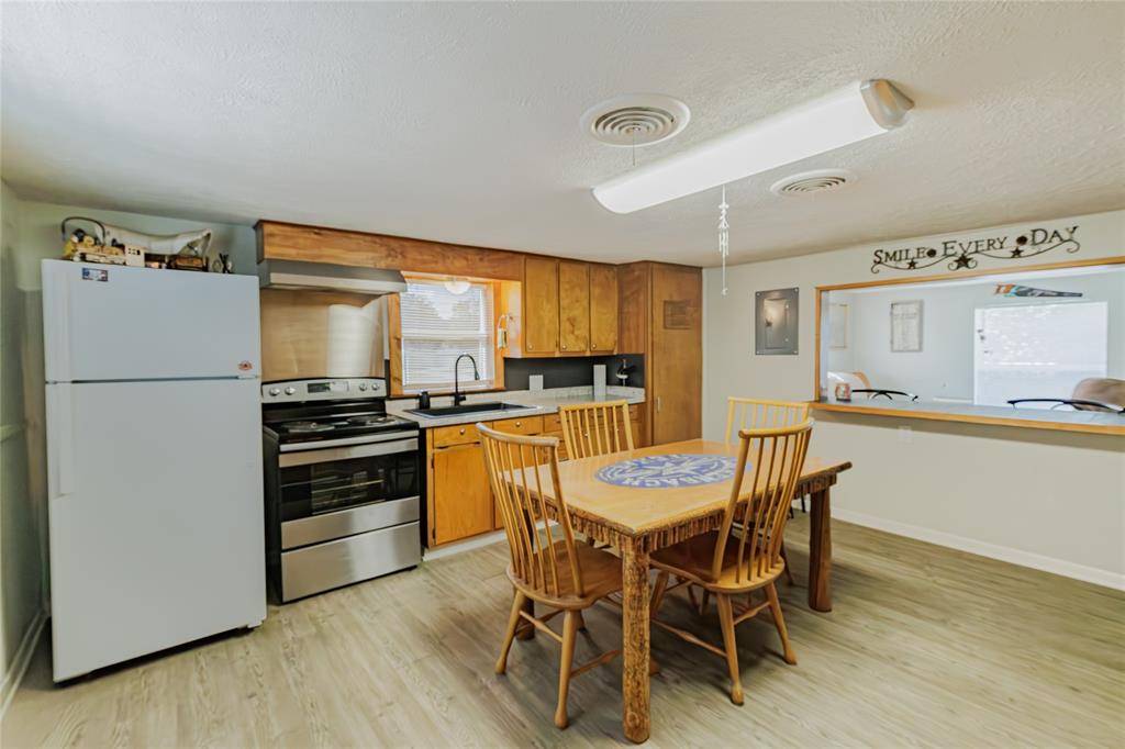 1103 E Old Chico Road, Decatur, TX 76234