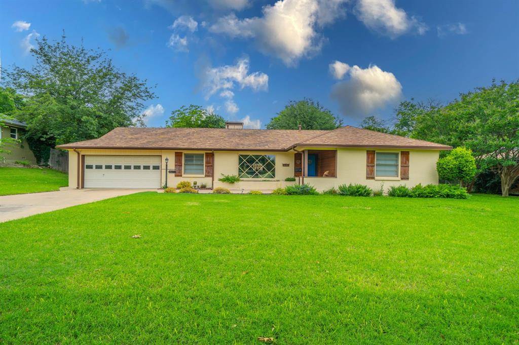 6924 Bal Lake Drive, Fort Worth, TX 76116