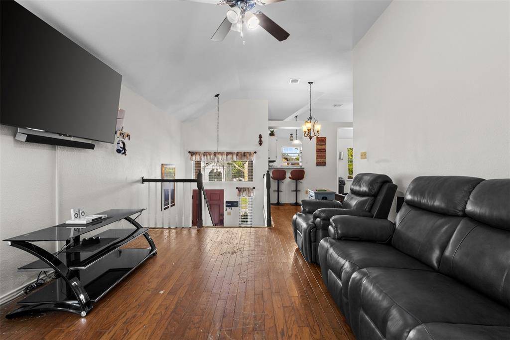 704 Meadowcreek Court, Garland, TX 75043