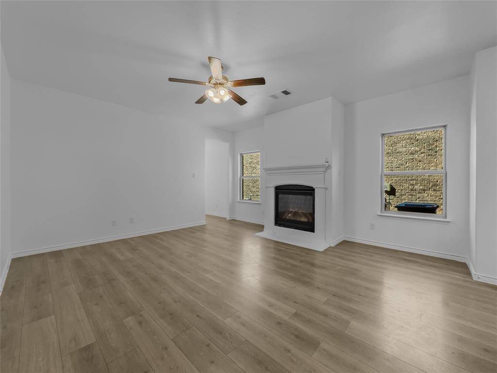 2126 Hobby Drive, Forney, TX 75126