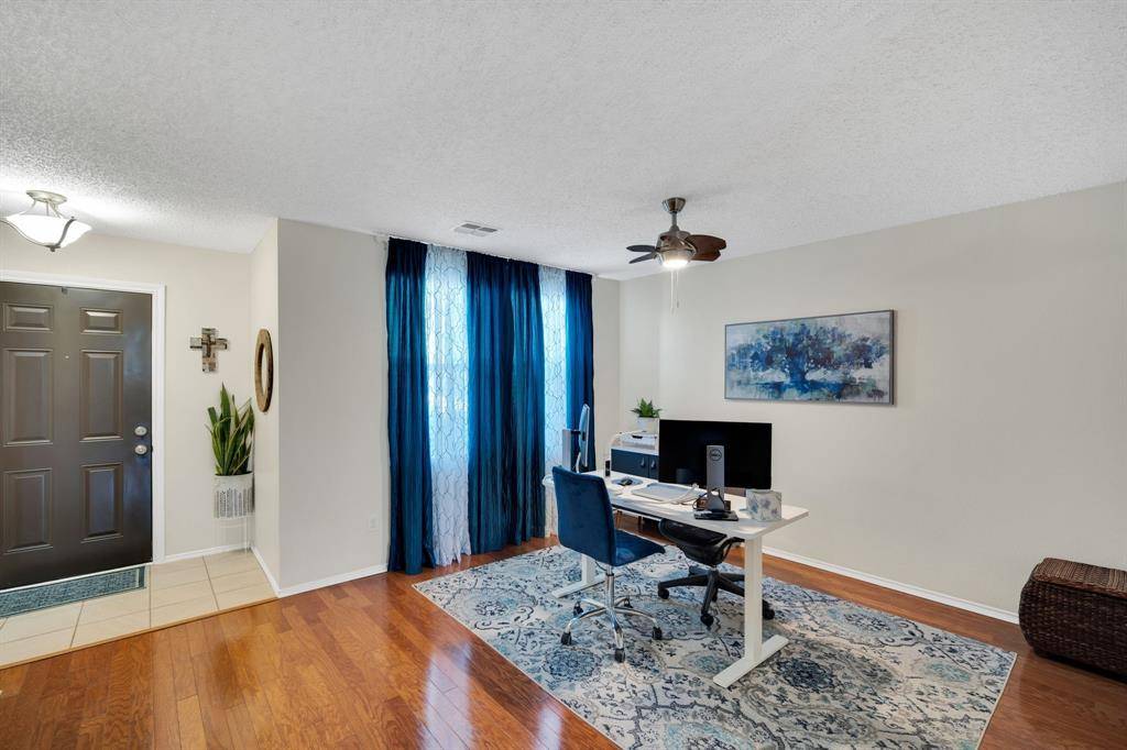 3900 Country Lane, Fort Worth, TX 76123