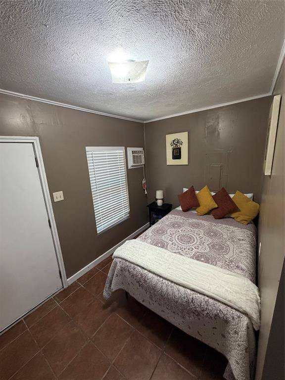 2436 Lockhart Avenue, Dallas, TX 75228