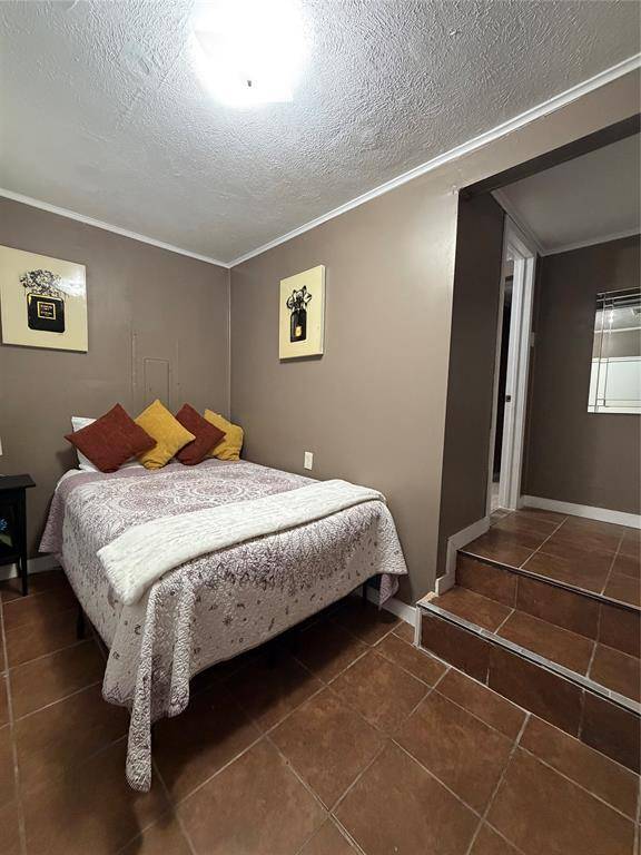 2436 Lockhart Avenue, Dallas, TX 75228